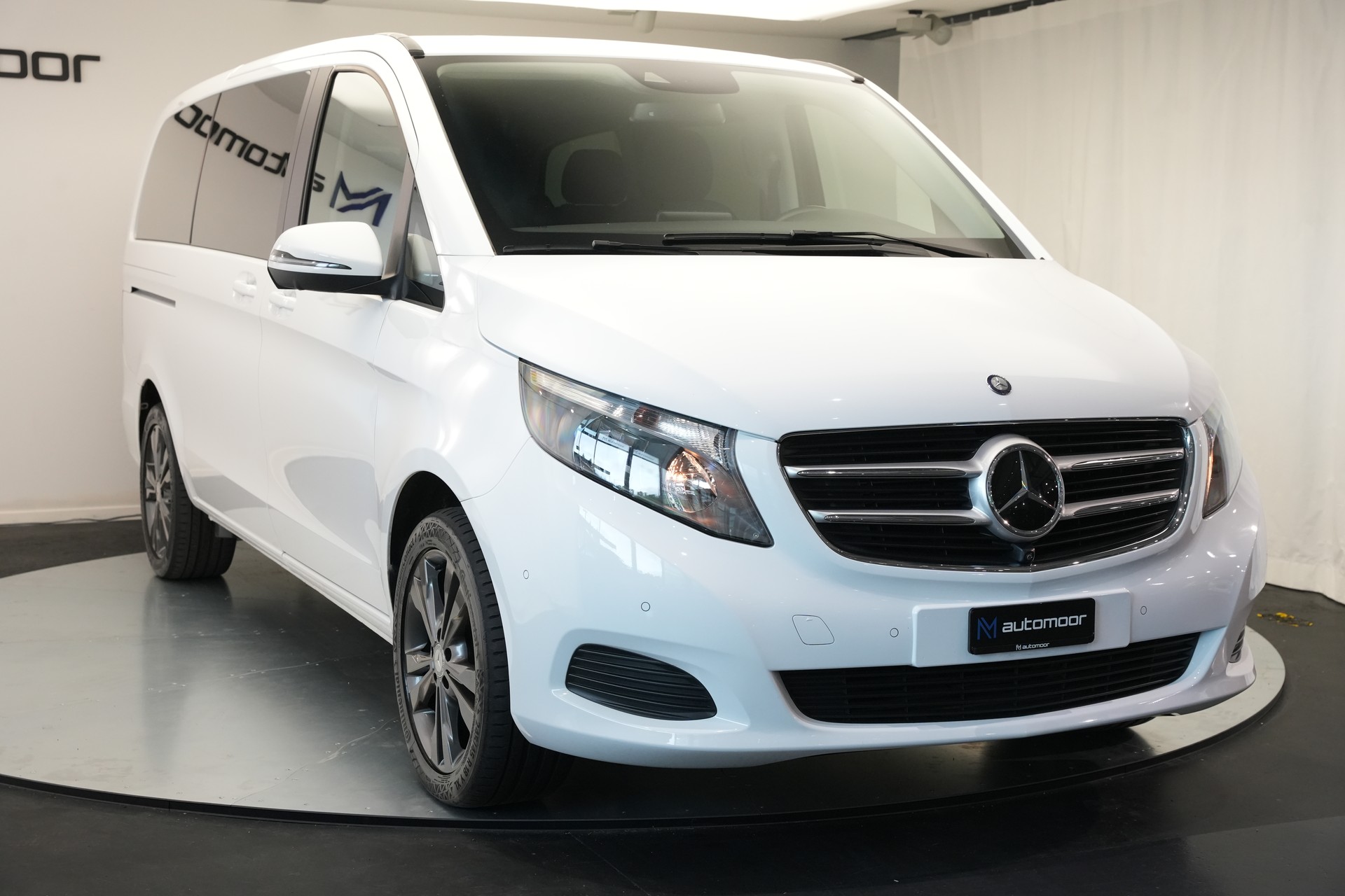 MERCEDES-BENZ V 220 d lang 4Matic 7G-Tronic *CH-Fahrzeug* *8 Sitze*-image-37