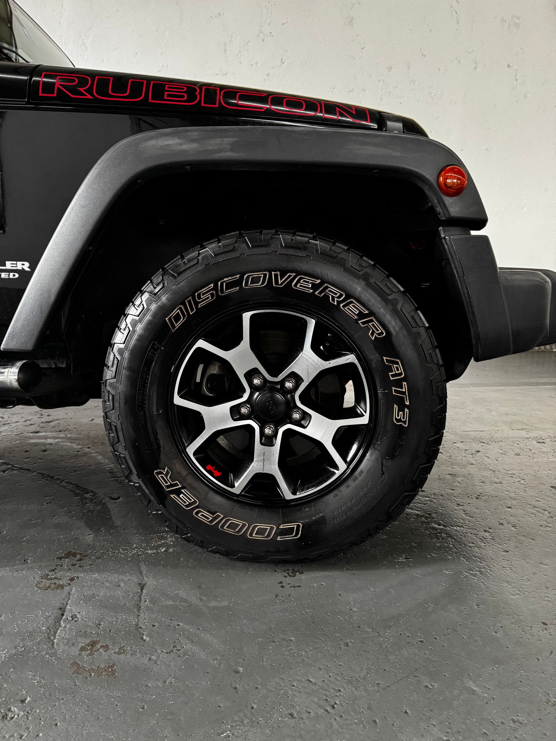 JEEP Wrangler 3.6 Unlimited Rubicon Automatic-image-2
