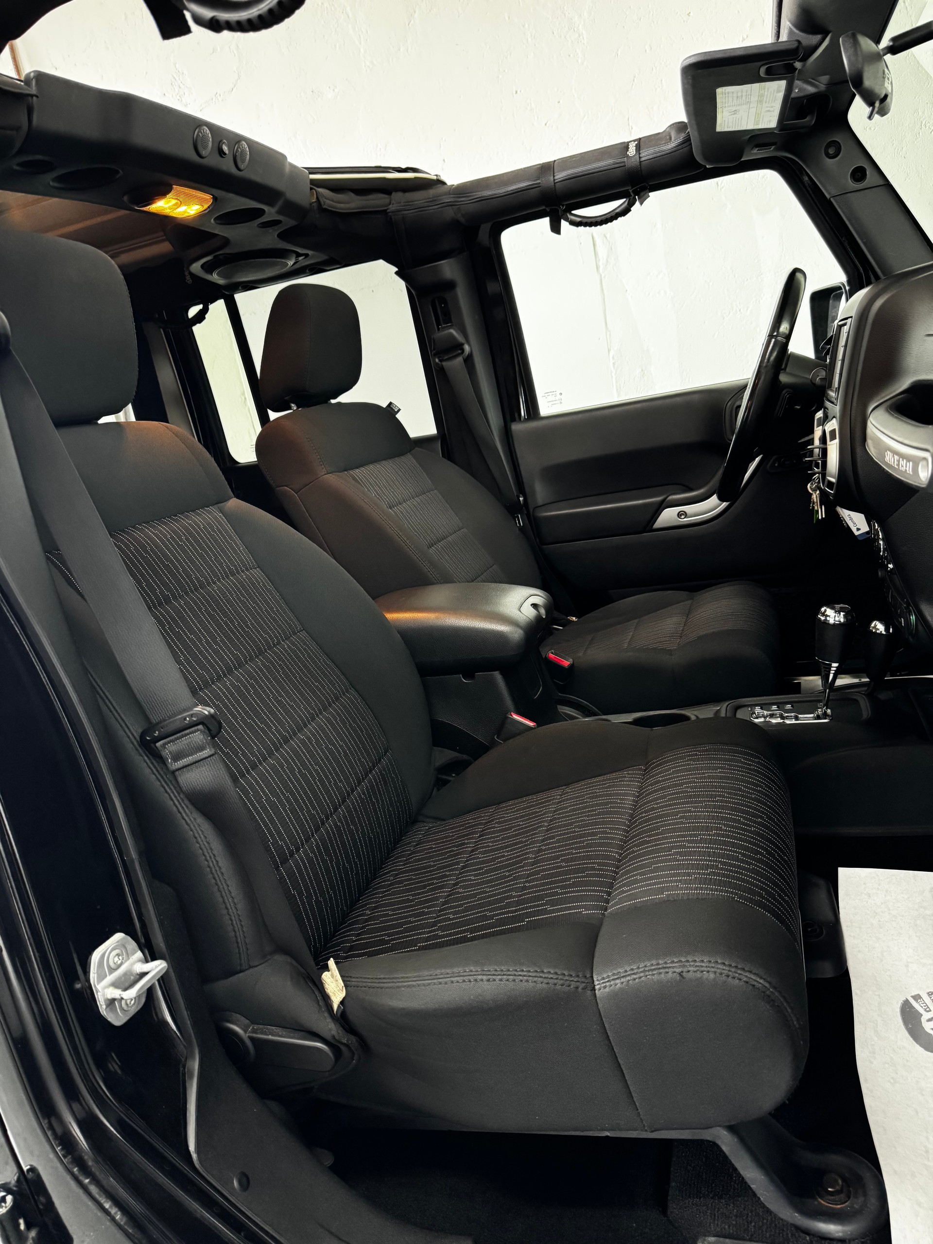 JEEP Wrangler 3.6 Unlimited Rubicon Automatic-image-26
