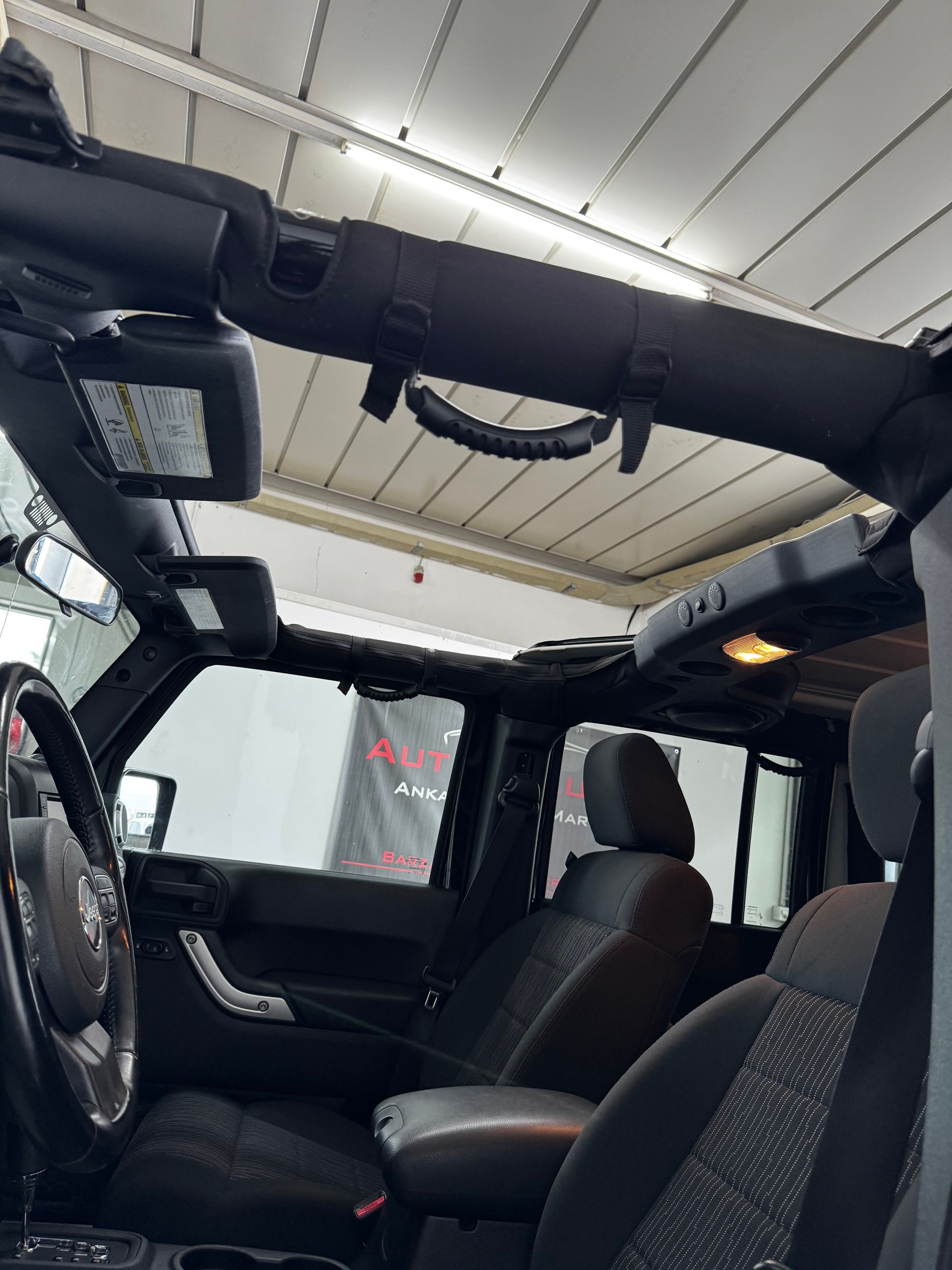 JEEP Wrangler 3.6 Unlimited Rubicon Automatic-image-24