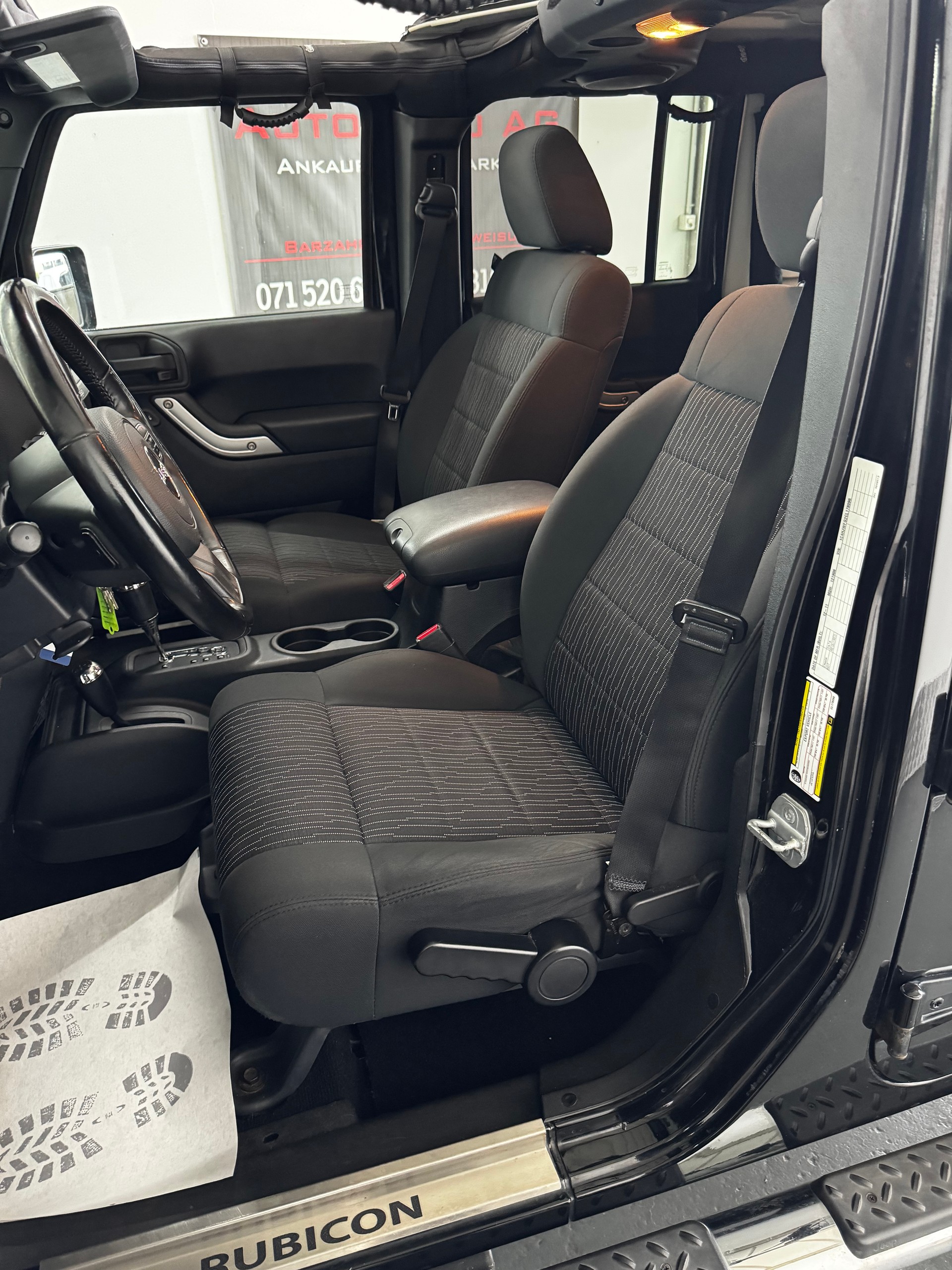 JEEP Wrangler 3.6 Unlimited Rubicon Automatic-image-19