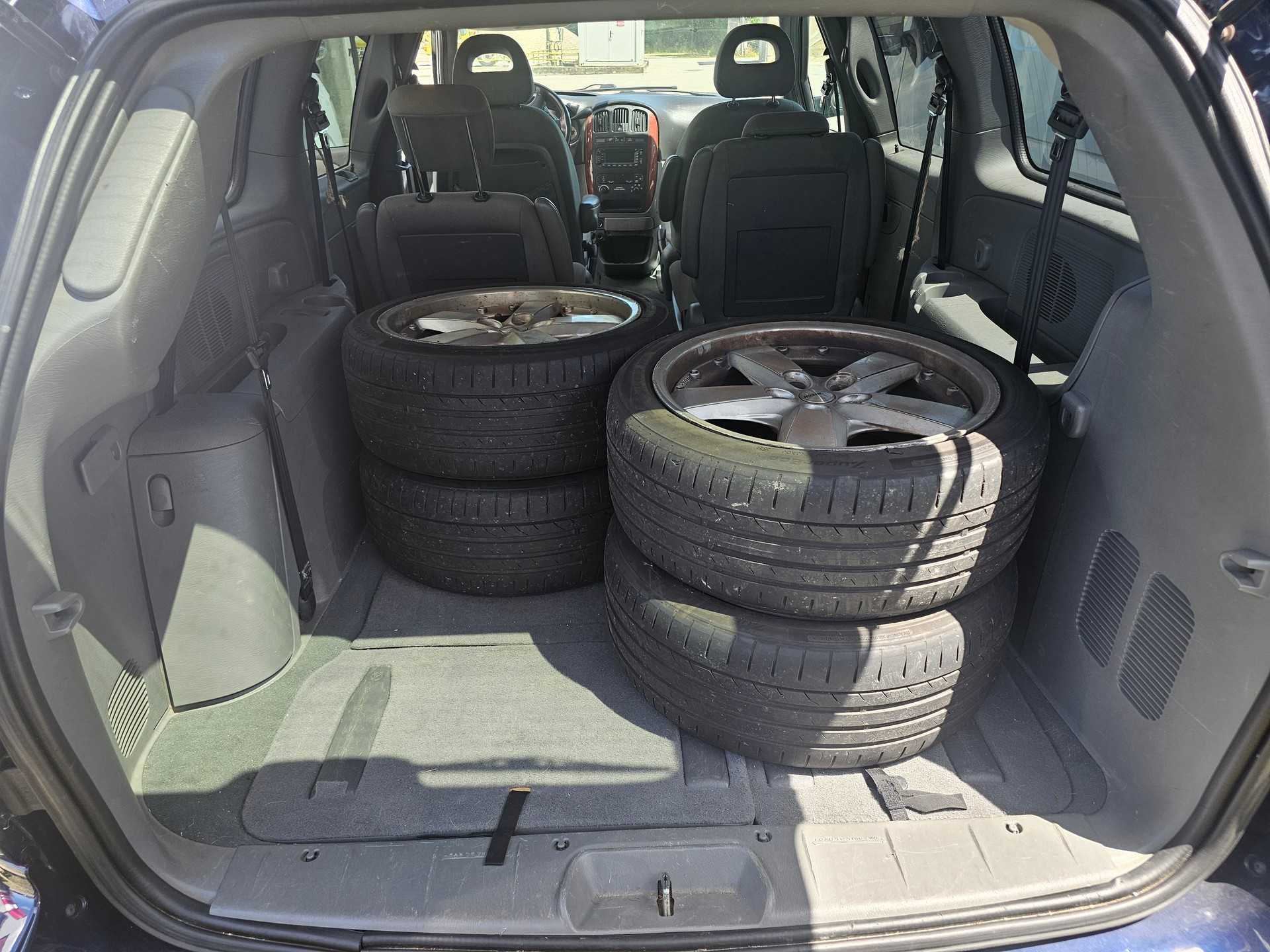 CHRYSLER Grand Voyager 3.3 LX Swiss Edition Automatic-image-3