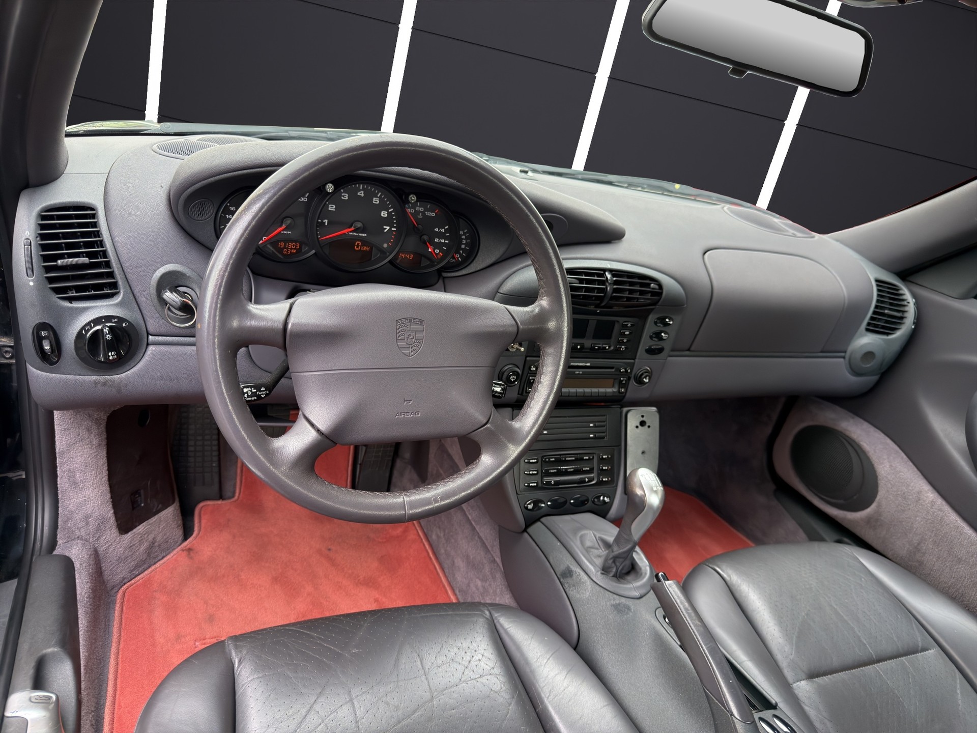 PORSCHE 911 Carrera-image-6