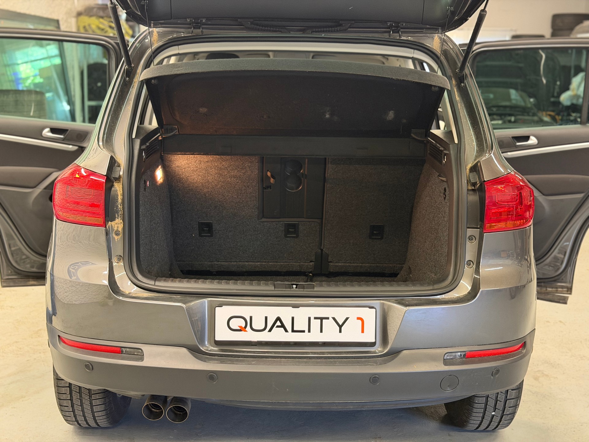 VW Tiguan 2.0 TDI BlueMotion Sport&Style 4Motion-image-8