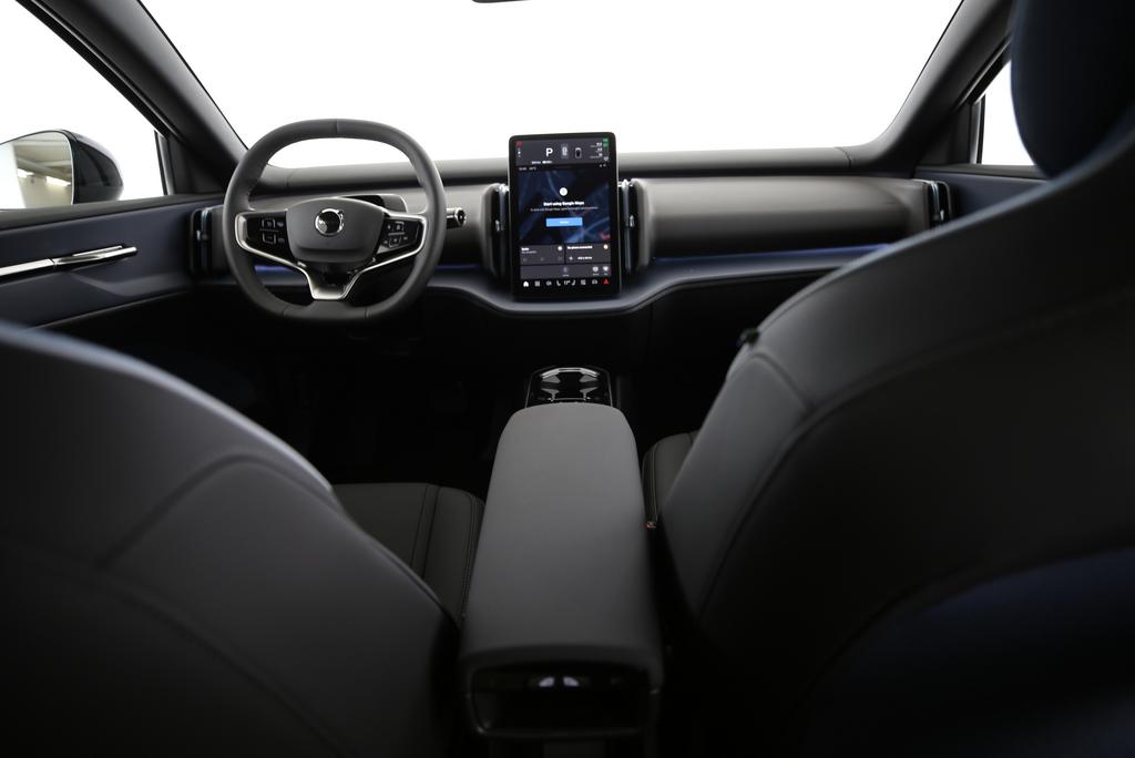 VOLVO EX30 E60 Twin Ultra Performance Sw. Black Ed. AWD-image-6