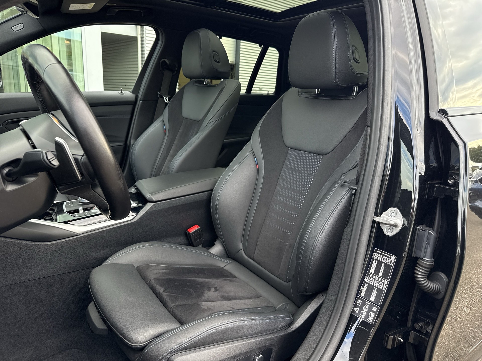 BMW M340i xDrive 48V Touring Steptronic-image-9
