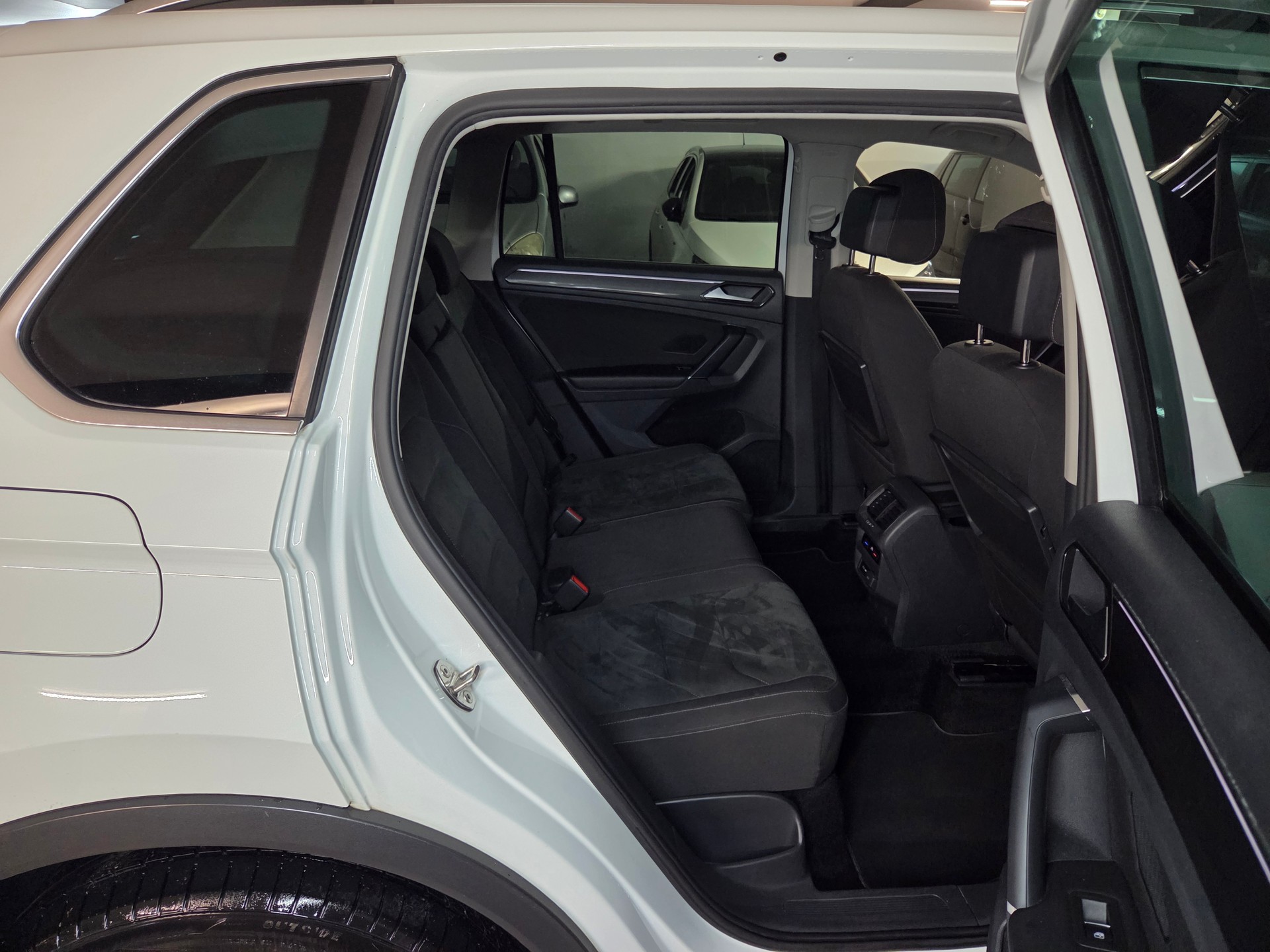 VW Tiguan 2.0 TDI SCR Highline 4Motion DSG-image-11