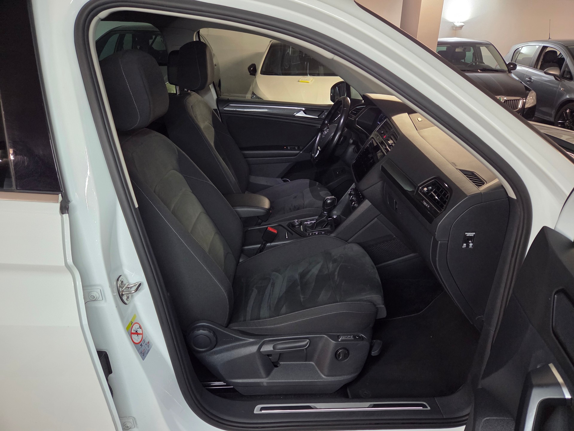 VW Tiguan 2.0 TDI SCR Highline 4Motion DSG-image-12