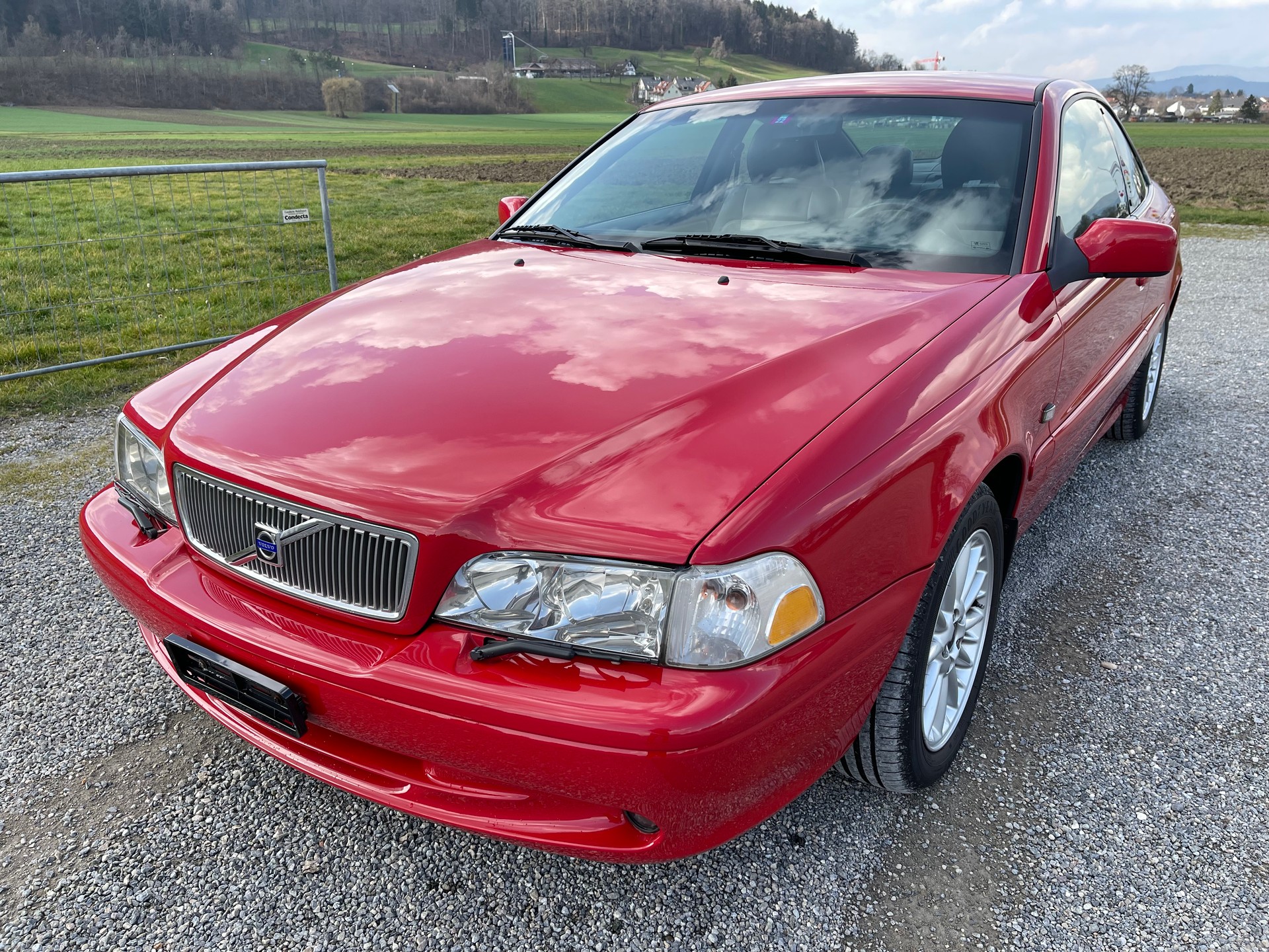 VOLVO C70-image-1