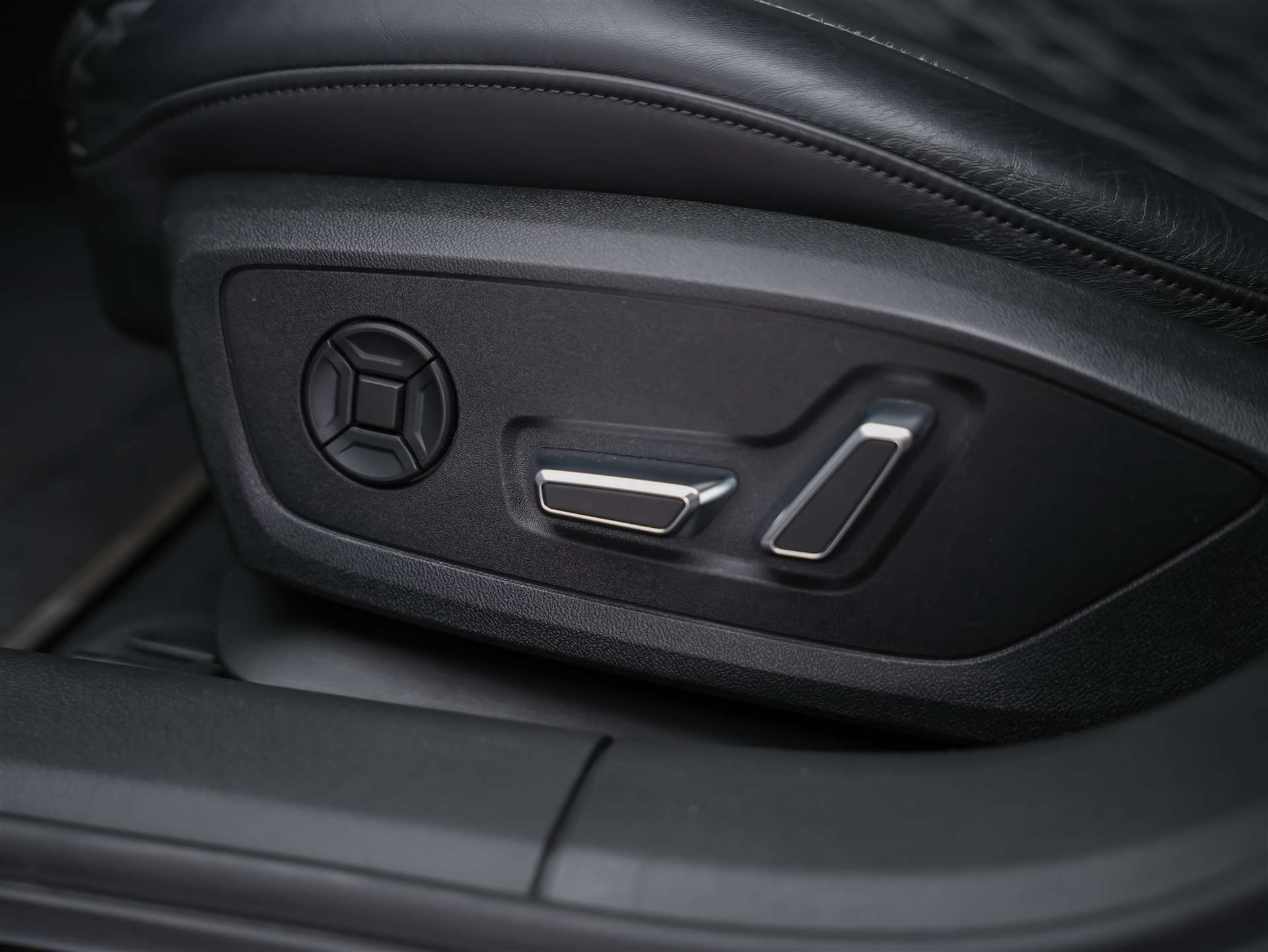 AUDI S6 Limousine 3.0 TDI quattro tiptronic *Head Up*Abstandsregler*Bang&Olufsen*-image-28