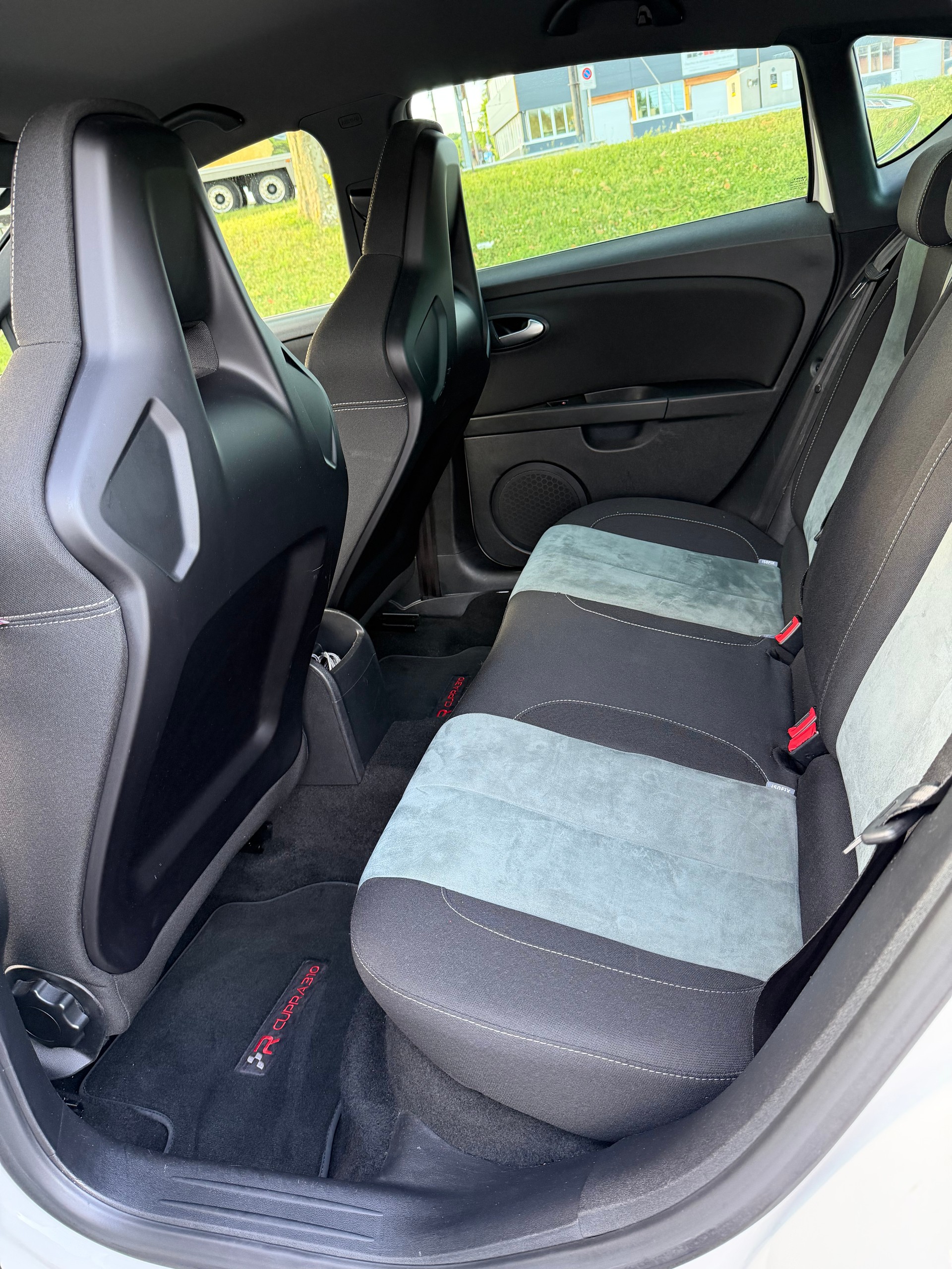 SEAT 2.0 TSI Cupra R-image-4