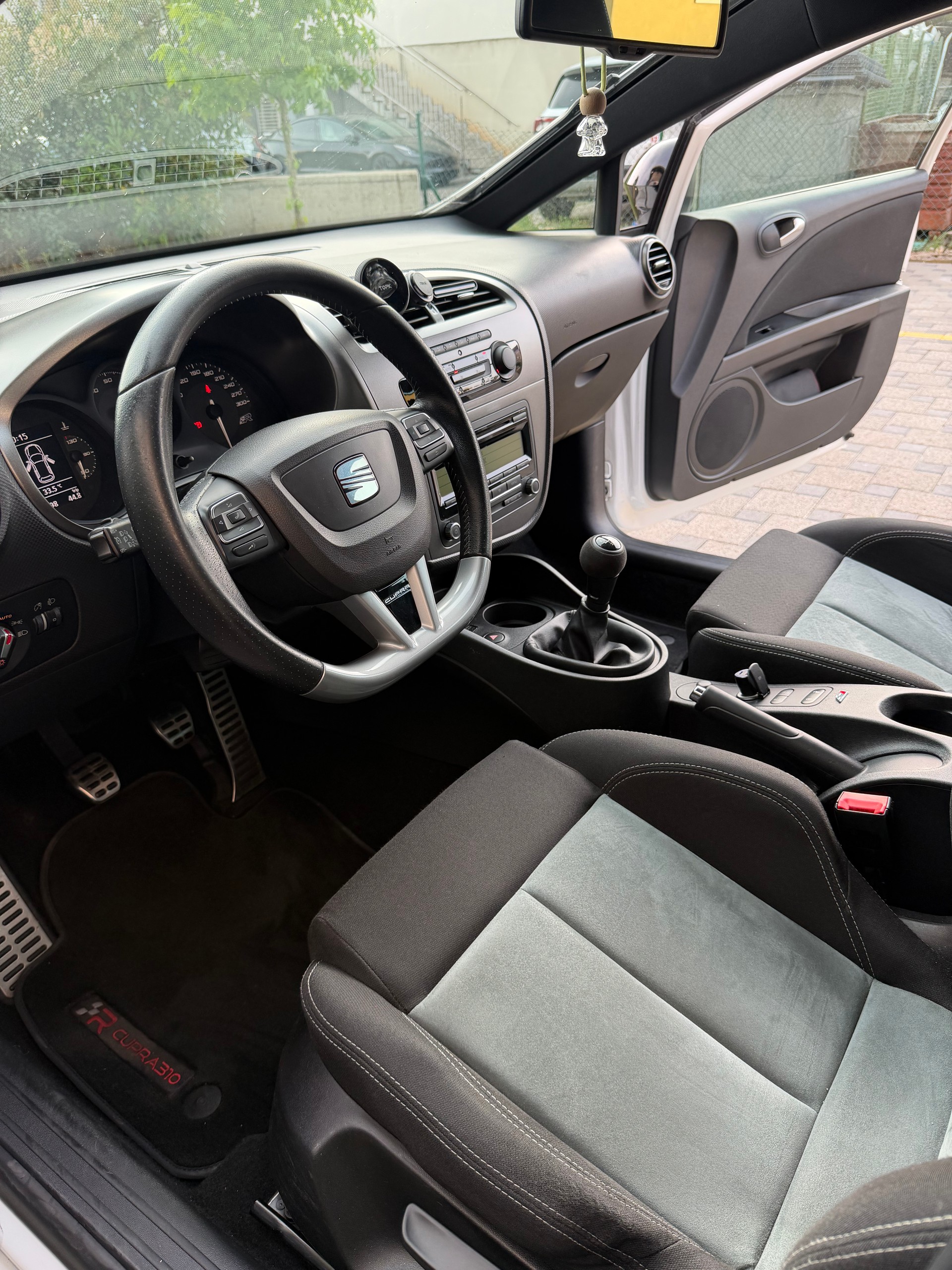 SEAT 2.0 TSI Cupra R-image-2