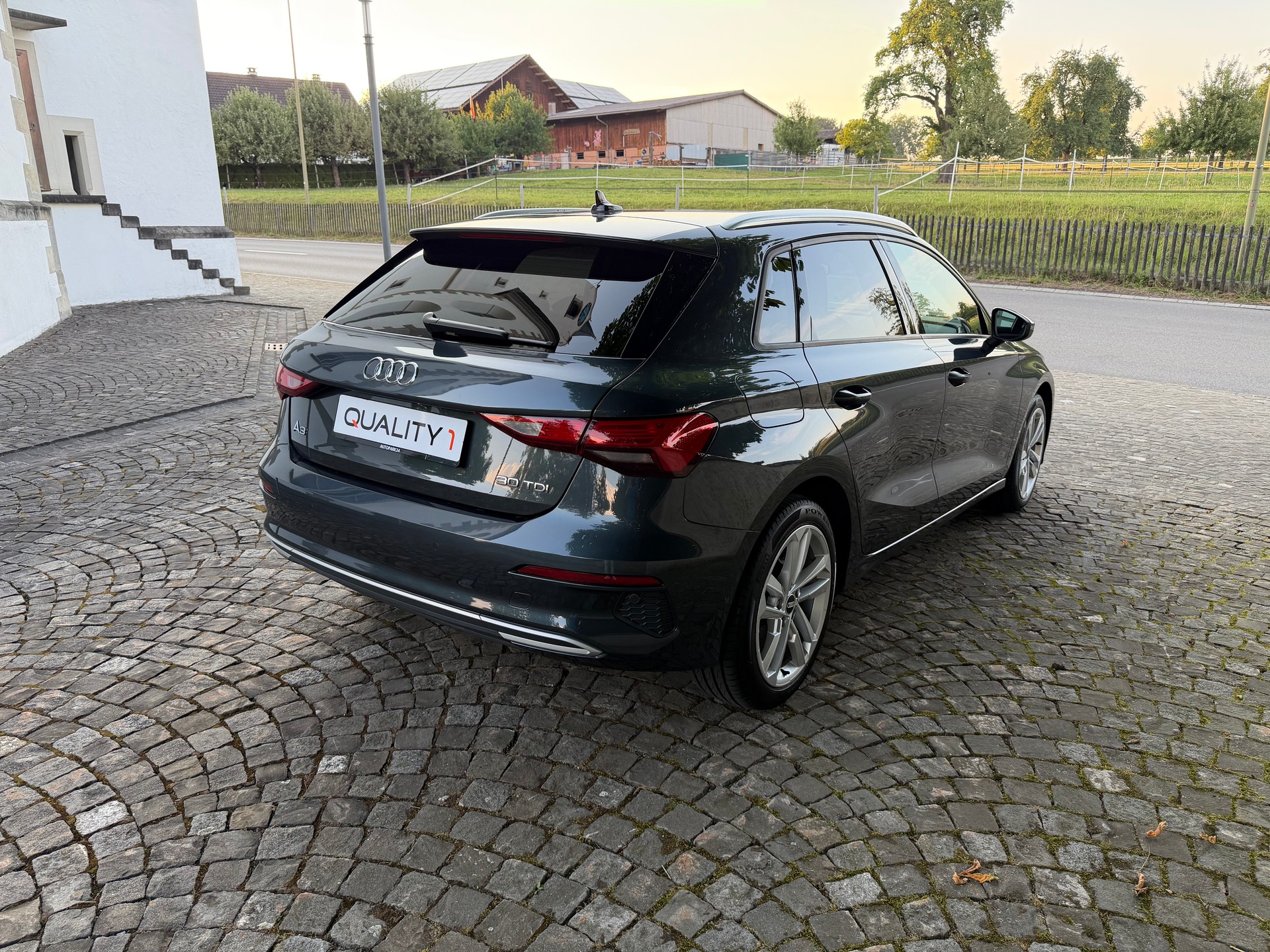 AUDI A3 Sportback 30 TDI Design S-tronic /Ab MFK/Service gepflegt/36 Monate Garantie/LED/Apple CarPlay /Virtuell Cockpit/Sportsitze-image-5