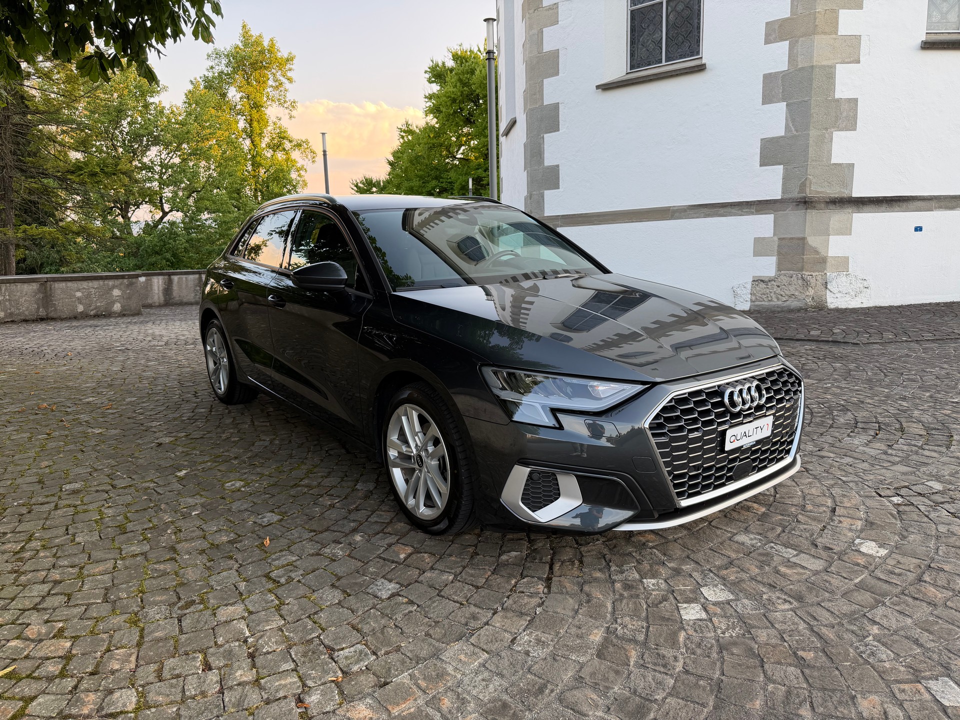 AUDI A3 Sportback 30 TDI Design S-tronic /Ab MFK/Service gepflegt/36 Monate Garantie/LED/Apple CarPlay /Virtuell Cockpit/Sportsitze-image-2