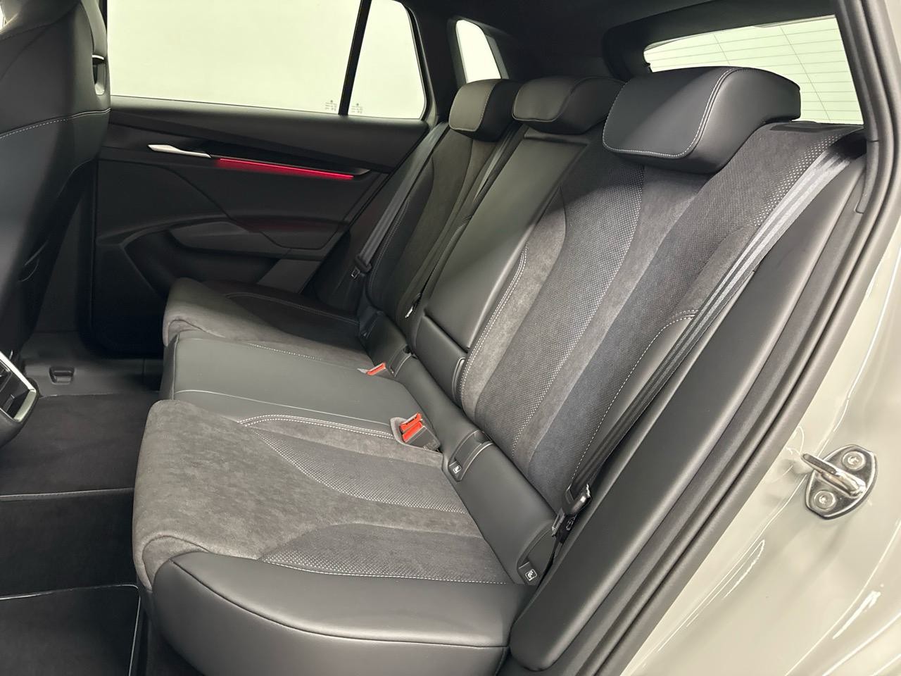 SKODA Elroq 85 Sportline-image-10