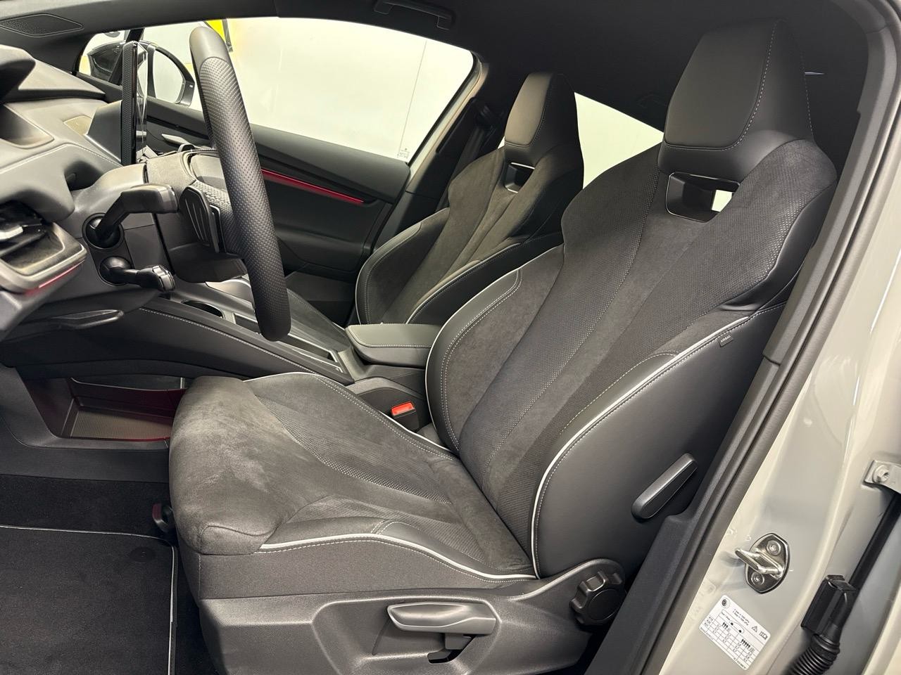 SKODA Elroq 85 Sportline-image-3