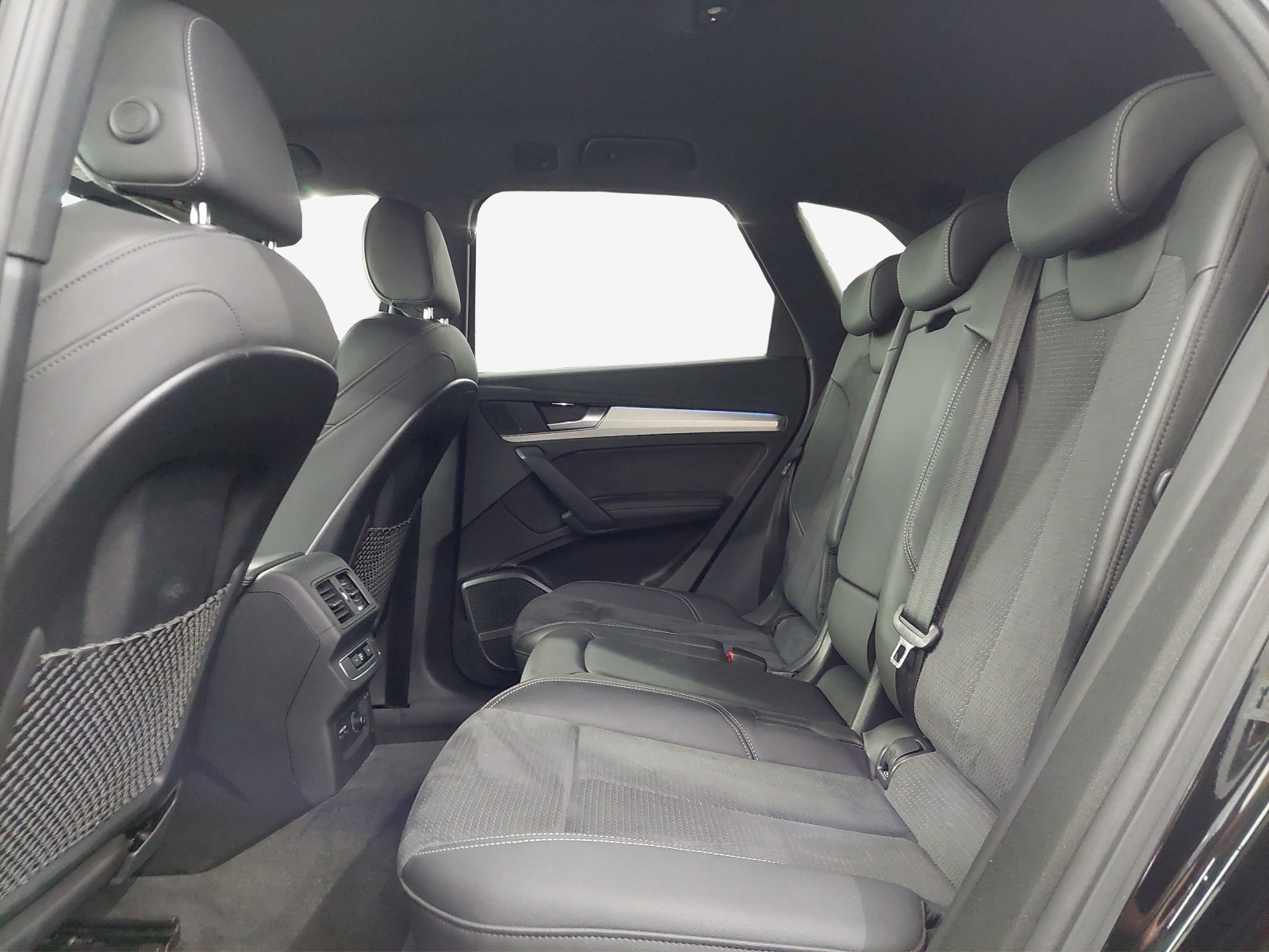AUDI Q5 40 TDI S-line quattro S-tronic-image-11
