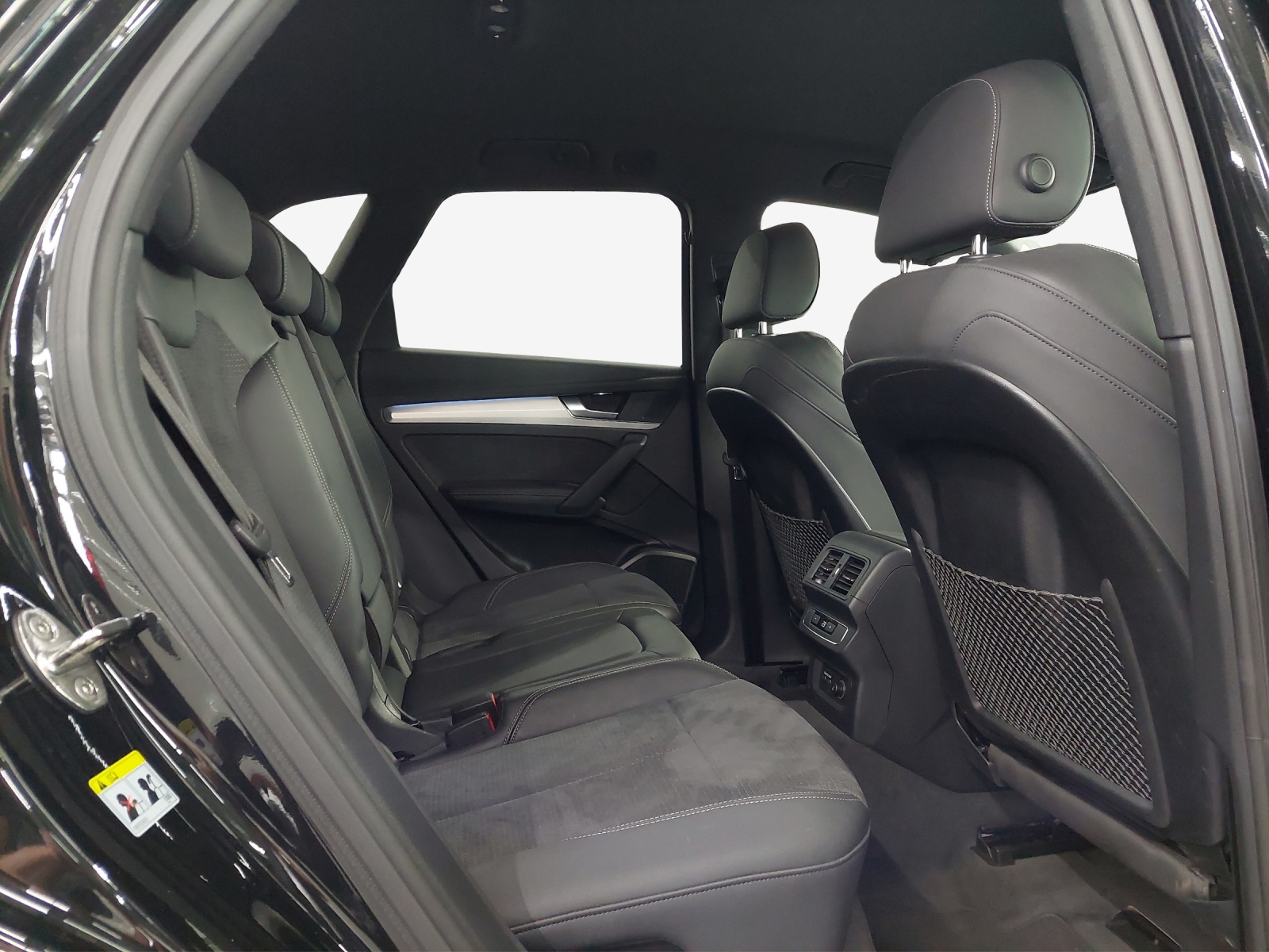 AUDI Q5 40 TDI S-line quattro S-tronic-image-13