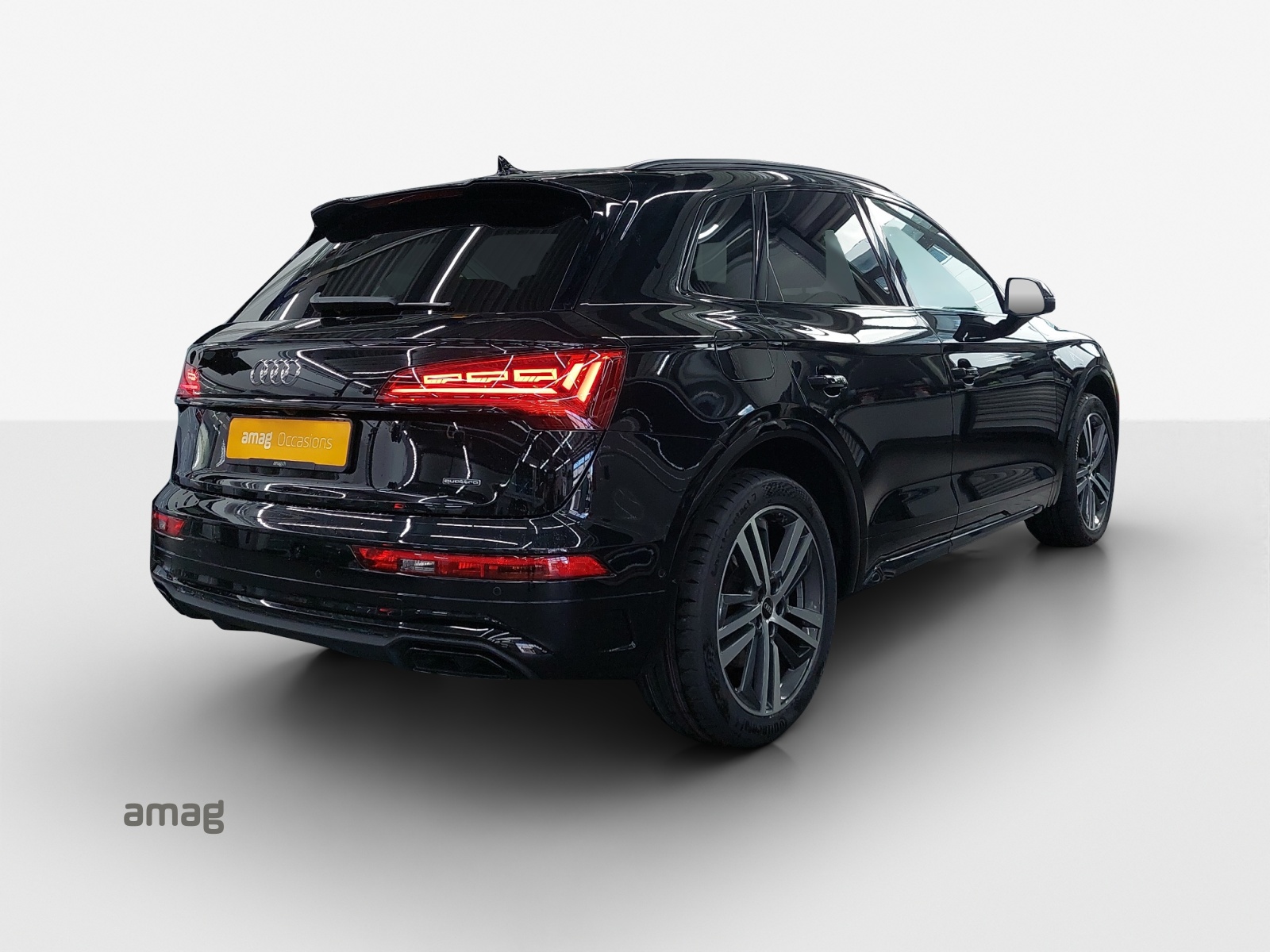 AUDI Q5 40 TDI S-line quattro S-tronic-image-4