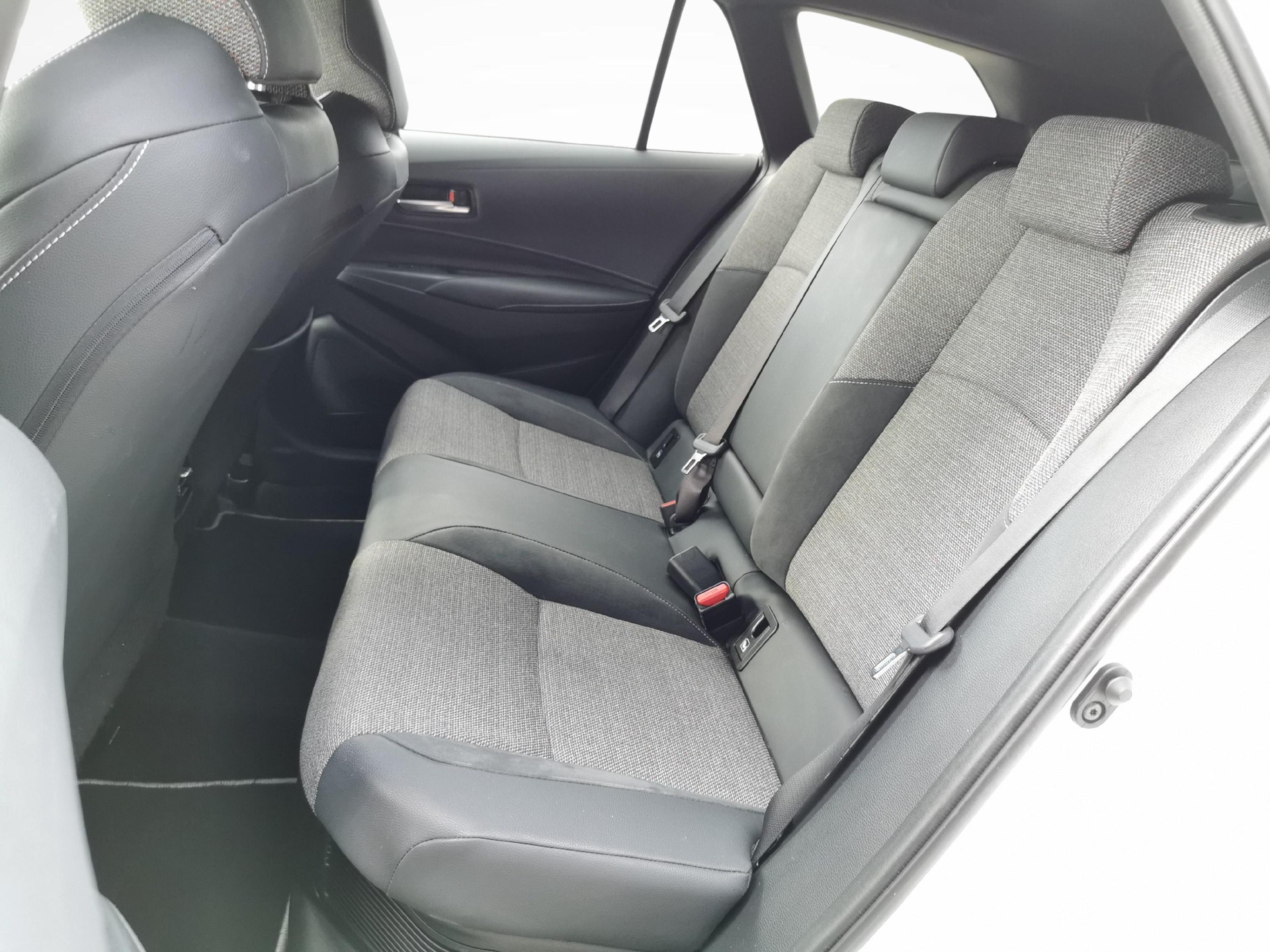 TOYOTA Corolla Touring Sports 2.0 HSD Trend-image-5