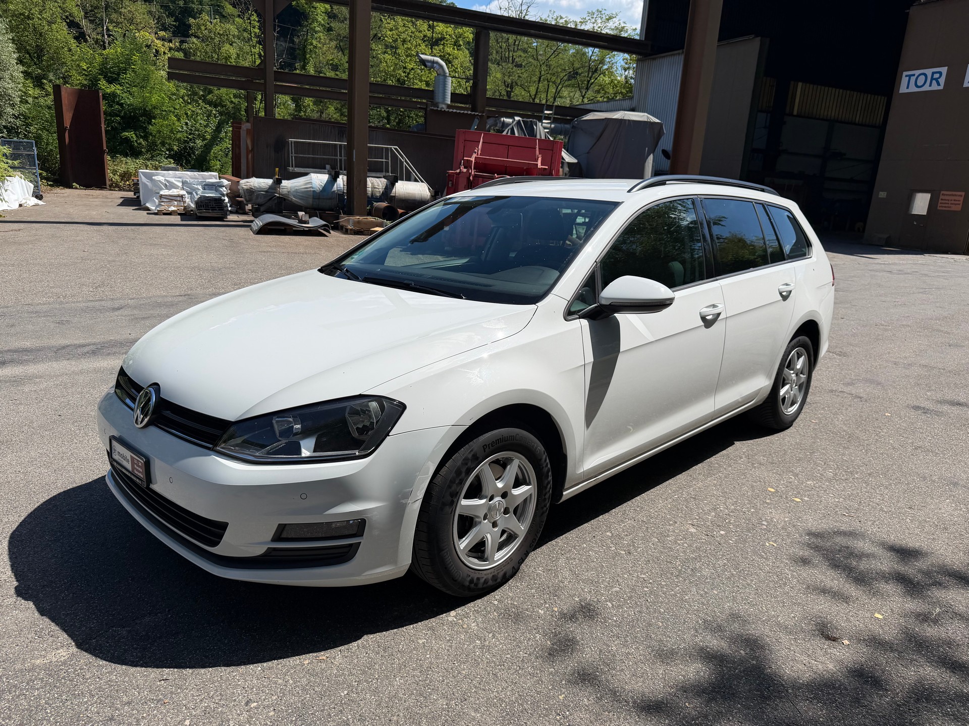 VW Golf Variant 1.6 TDI Comfortline 4Motion-image-2