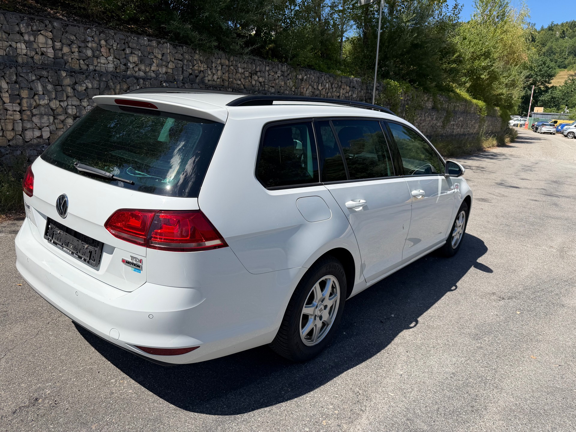 VW Golf Variant 1.6 TDI Comfortline 4Motion-image-4