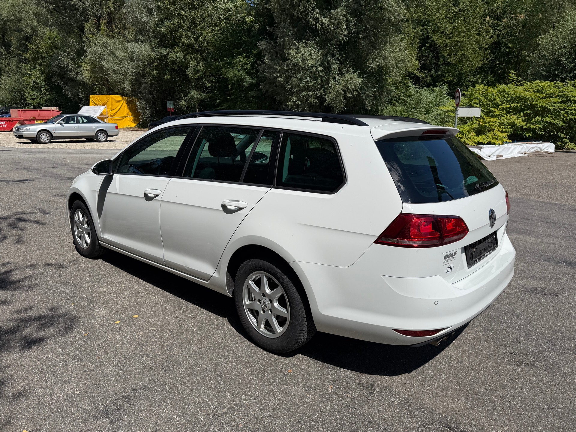 VW Golf Variant 1.6 TDI Comfortline 4Motion-image-3