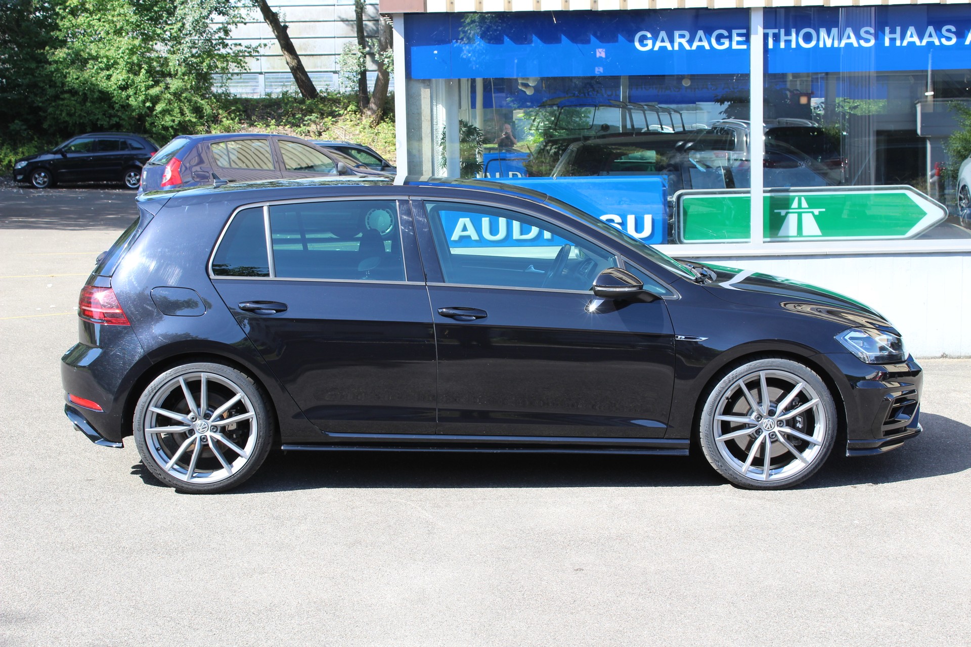 VW Golf 2.0 TSI R 4Motion DSG-image-3