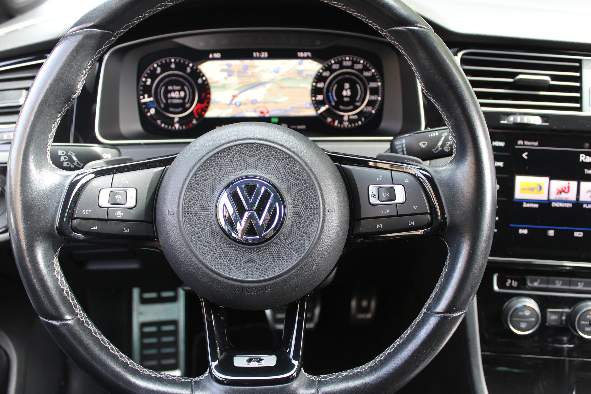 VW Golf 2.0 TSI R 4Motion DSG-image-9