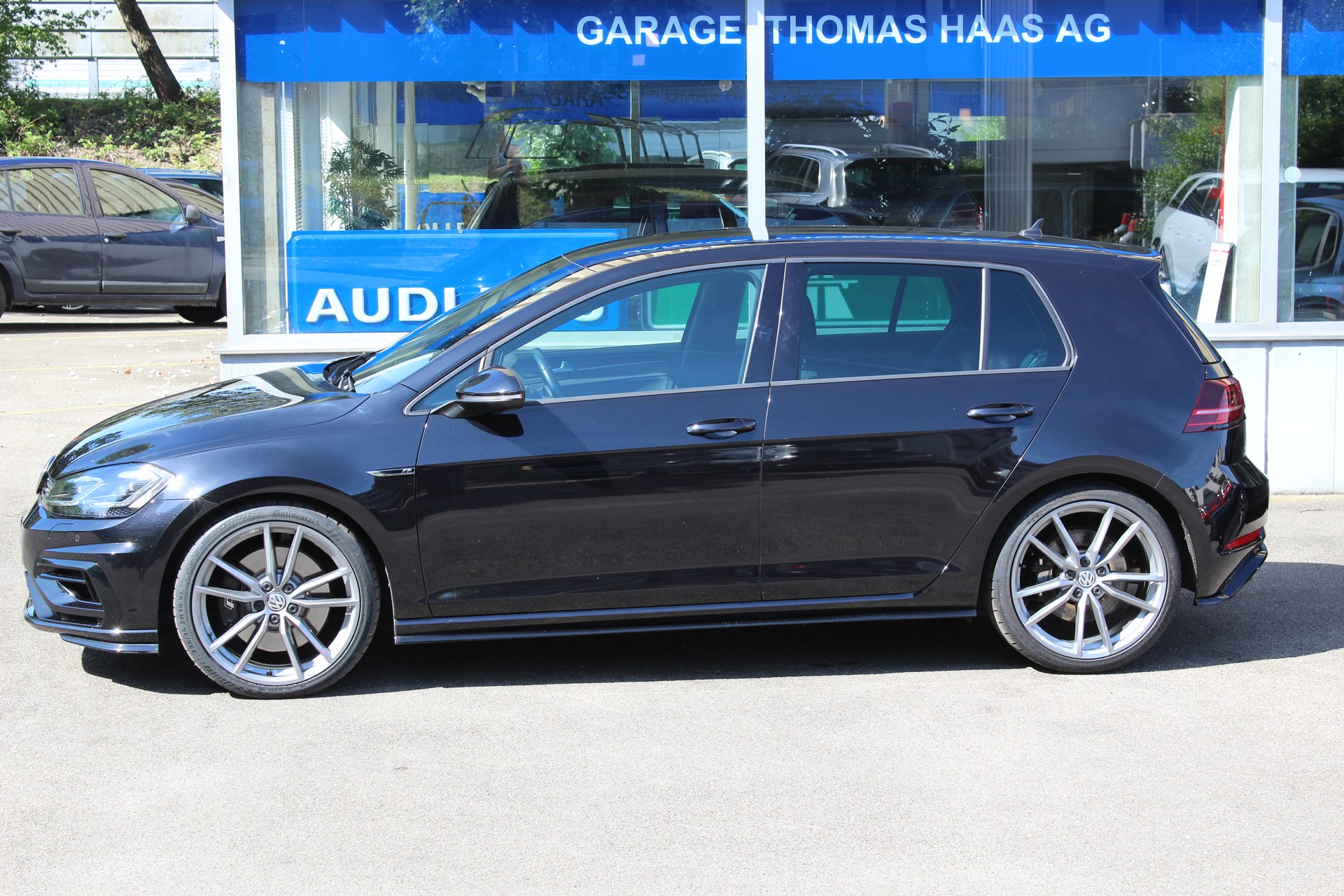 VW Golf 2.0 TSI R 4Motion DSG-image-2