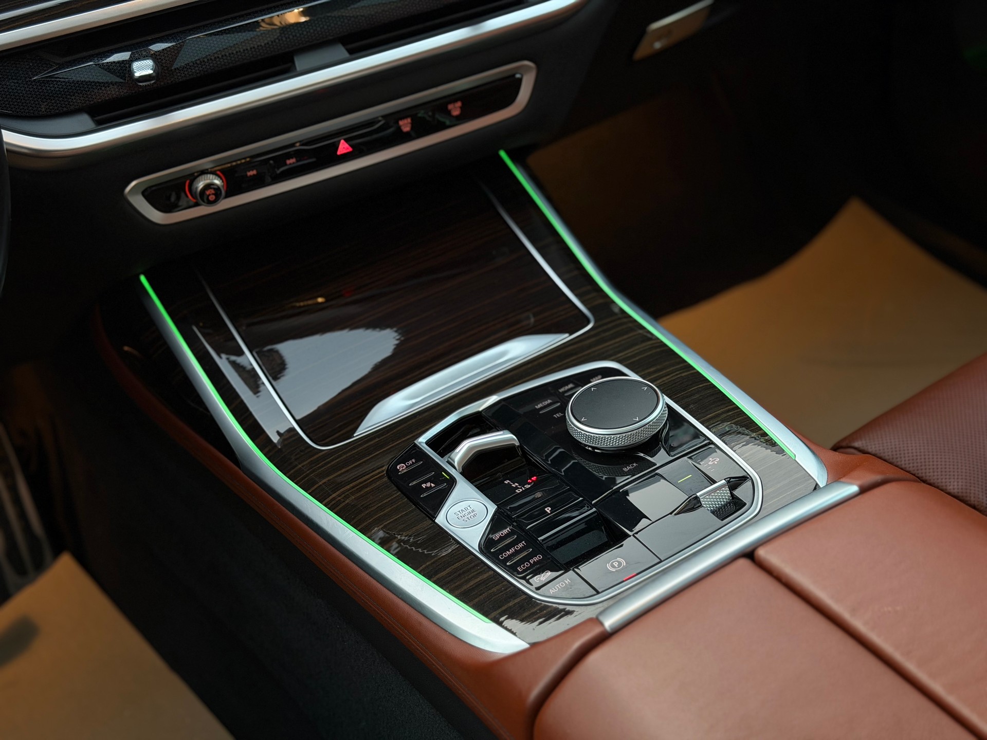 BMW X7 xDrive 48V 40d M Sport Pro Steptronic-image-18