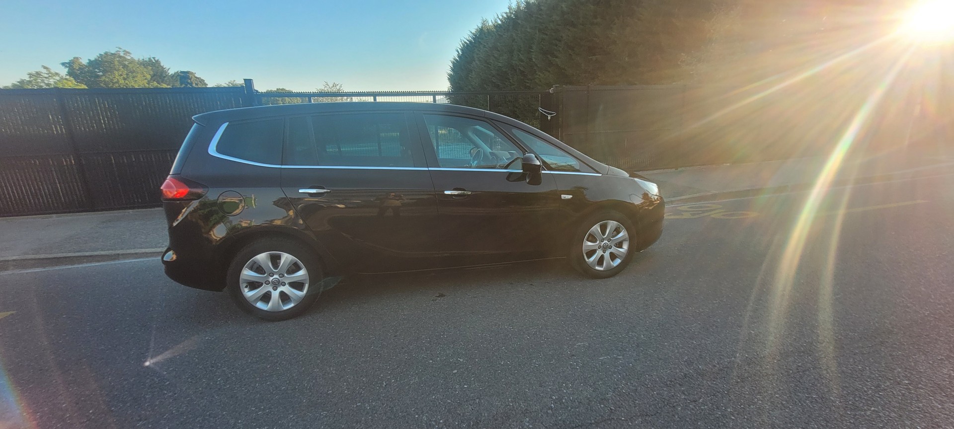 OPEL Zafira Tourer 1.4i 16V 7places Turbo Cosmo Automatic-image-3