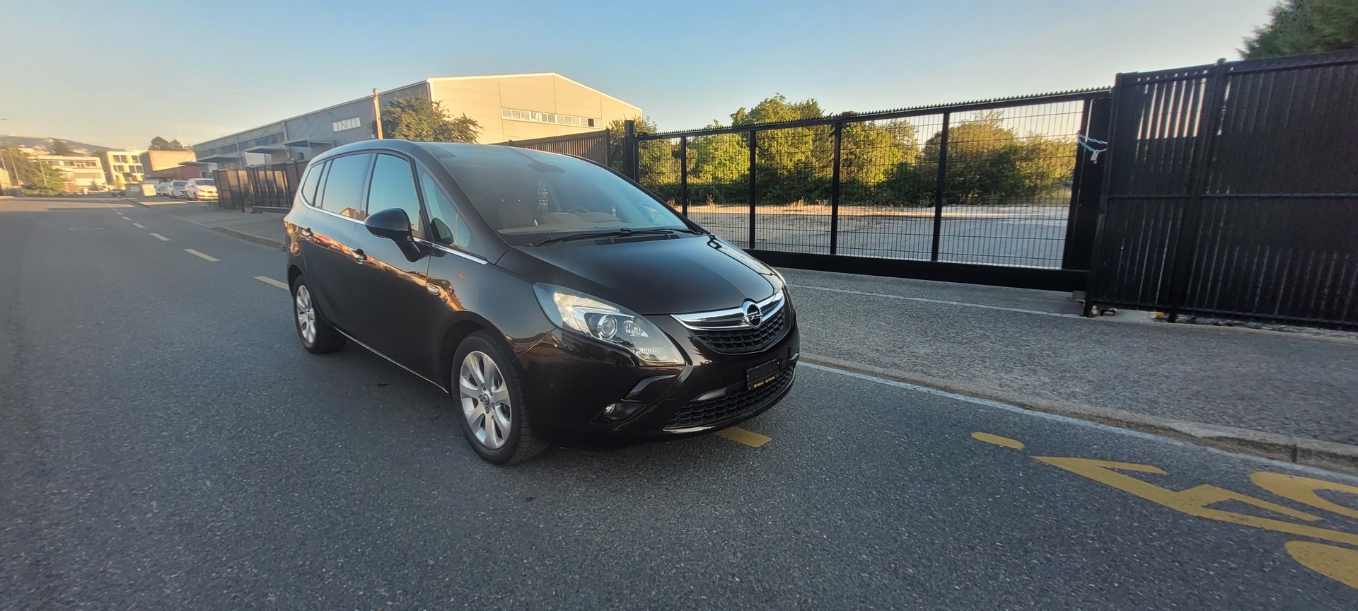 OPEL Zafira Tourer 1.4i 16V 7places Turbo Cosmo Automatic-image-1
