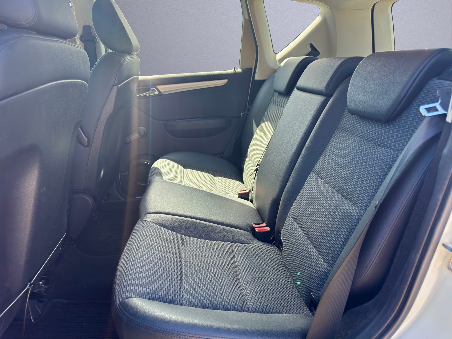 MERCEDES-BENZ A 160 (150) Avantgarde Autotronic-image-10