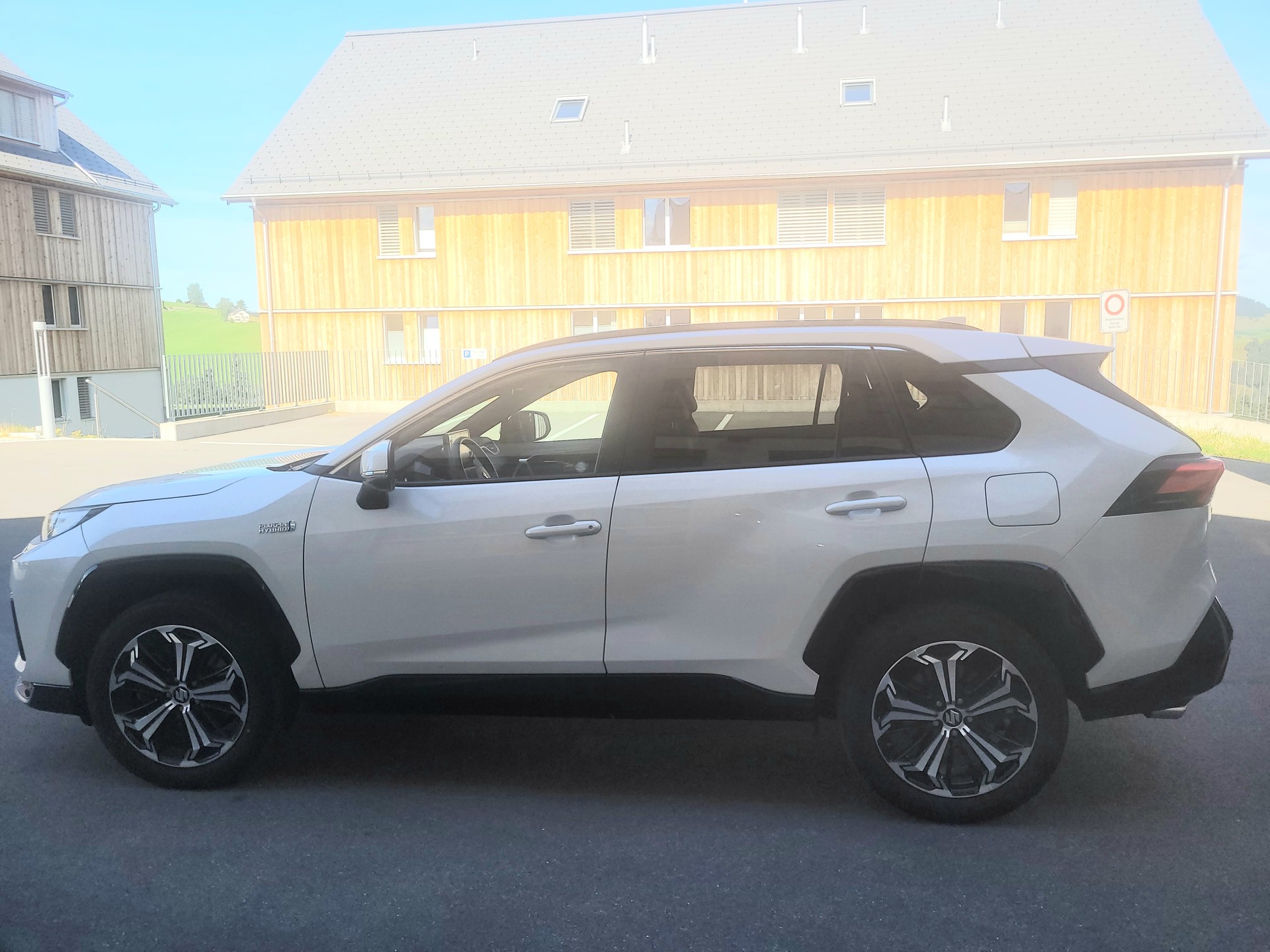 SUZUKI 2.5 PHEV Compact Top 4x4-image-5