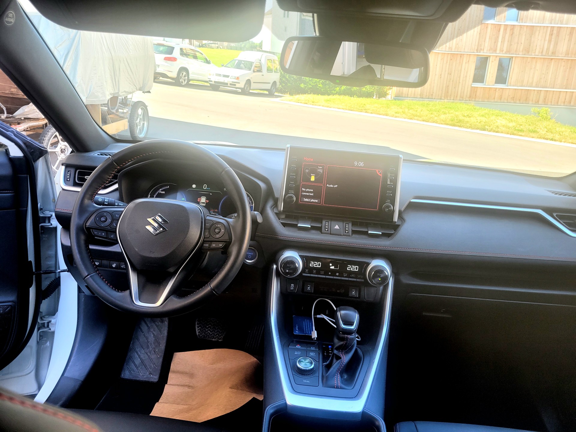 SUZUKI 2.5 PHEV Compact Top 4x4-image-4