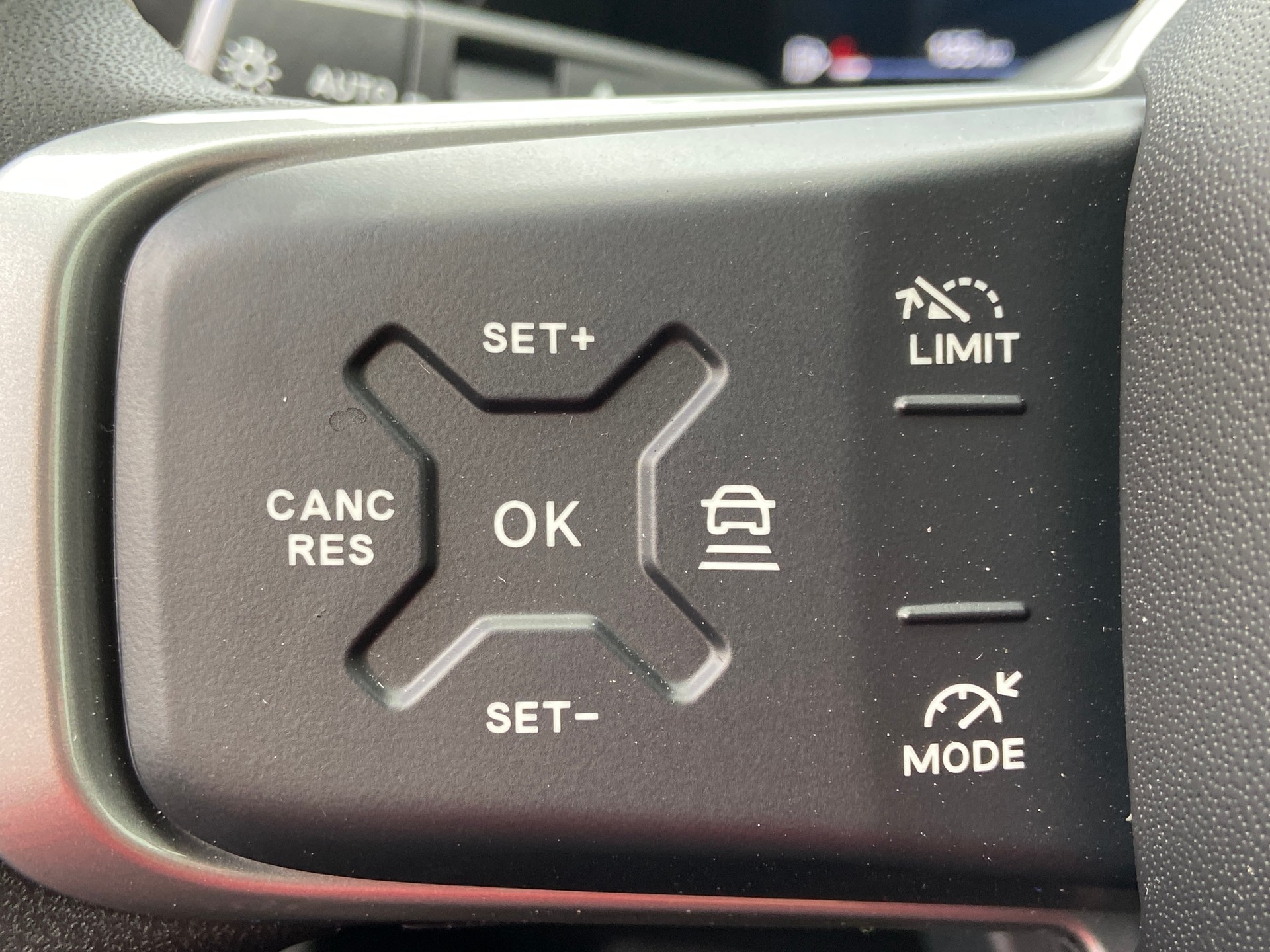 JEEP Compass 1.2 T e-Hybrid Summit Premium Sky-image-10