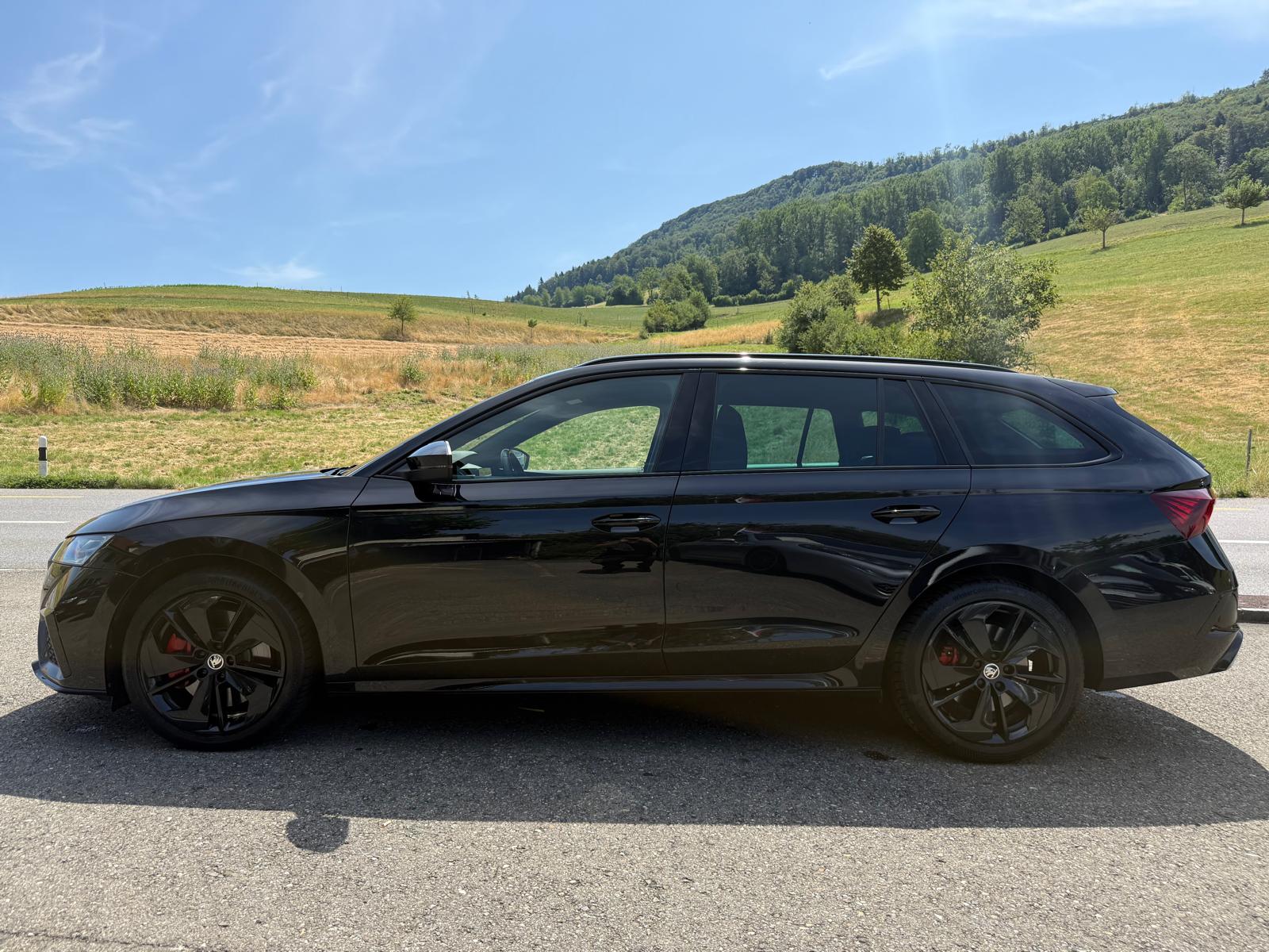 SKODA Octavia Combi 2.0 TSI DSG RS-image-2