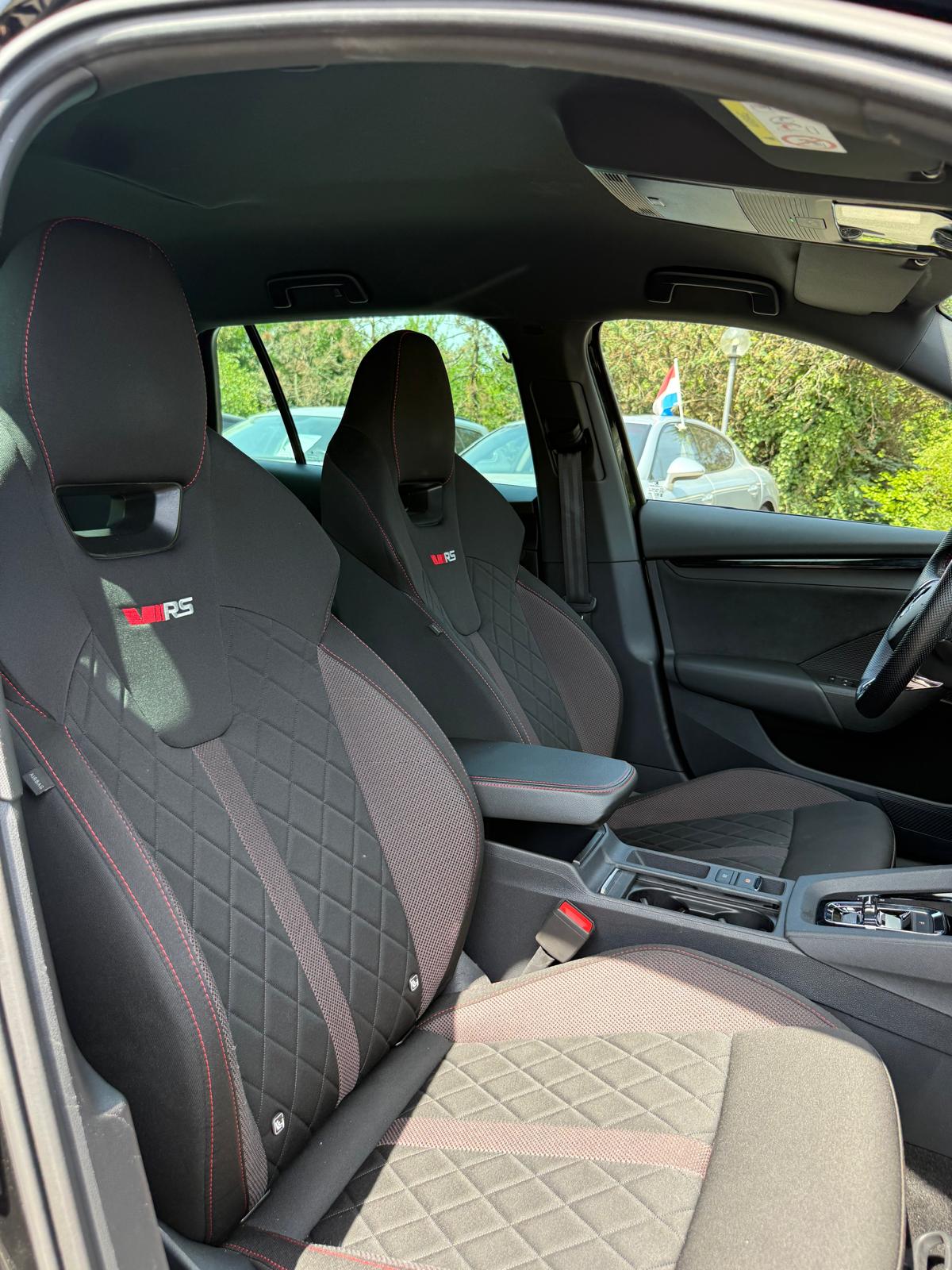 SKODA Octavia Combi 2.0 TSI DSG RS-image-13