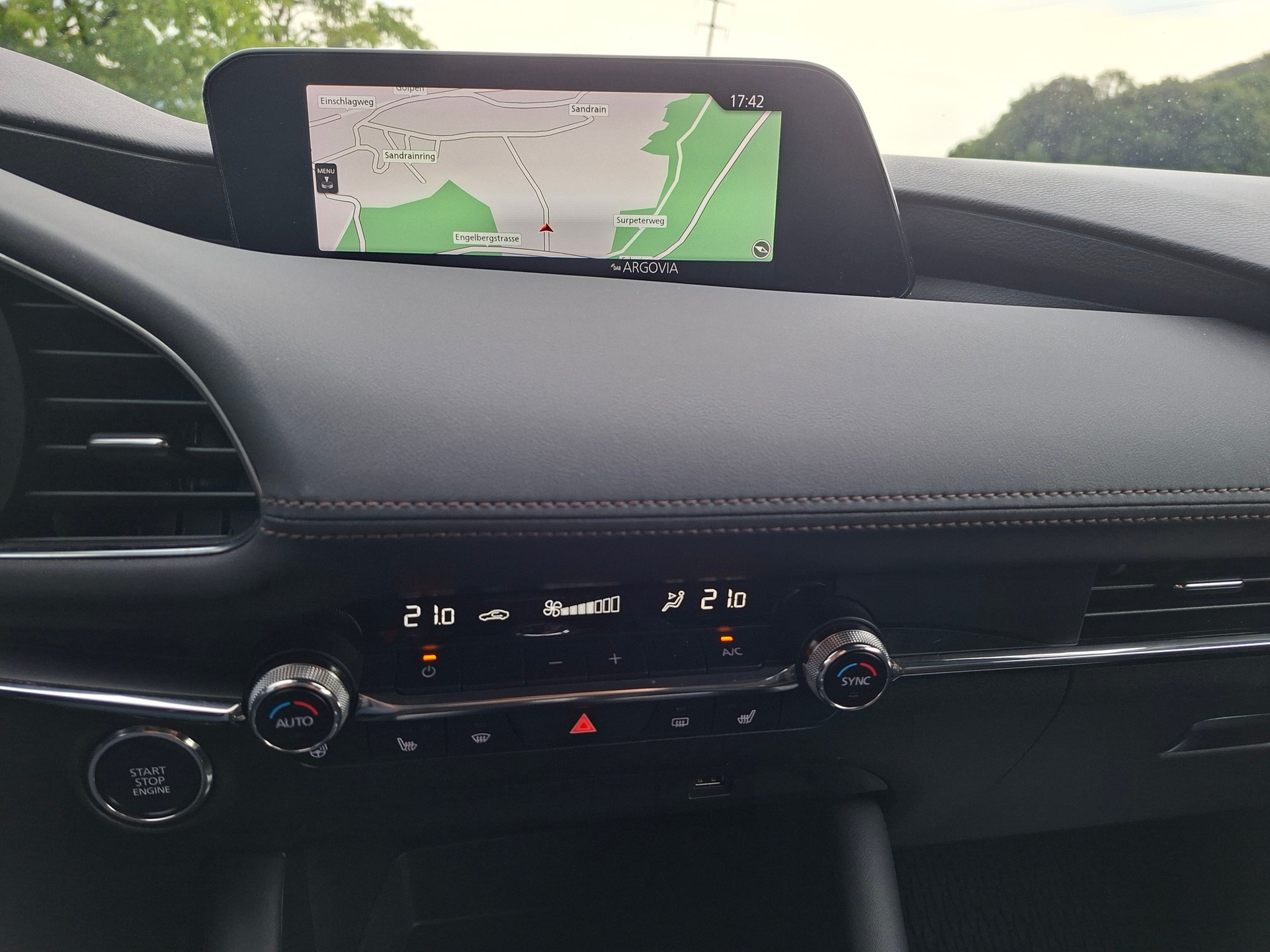 MAZDA 3 Hatchback 2.0 e-Skyactiv G Hybrid 150 Ambition-image-12