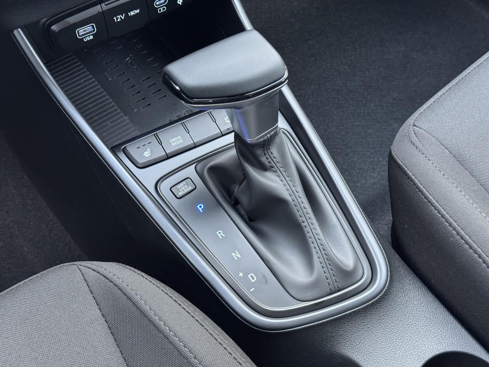 HYUNDAI i20 1.0 T-GDi Amplia-image-22