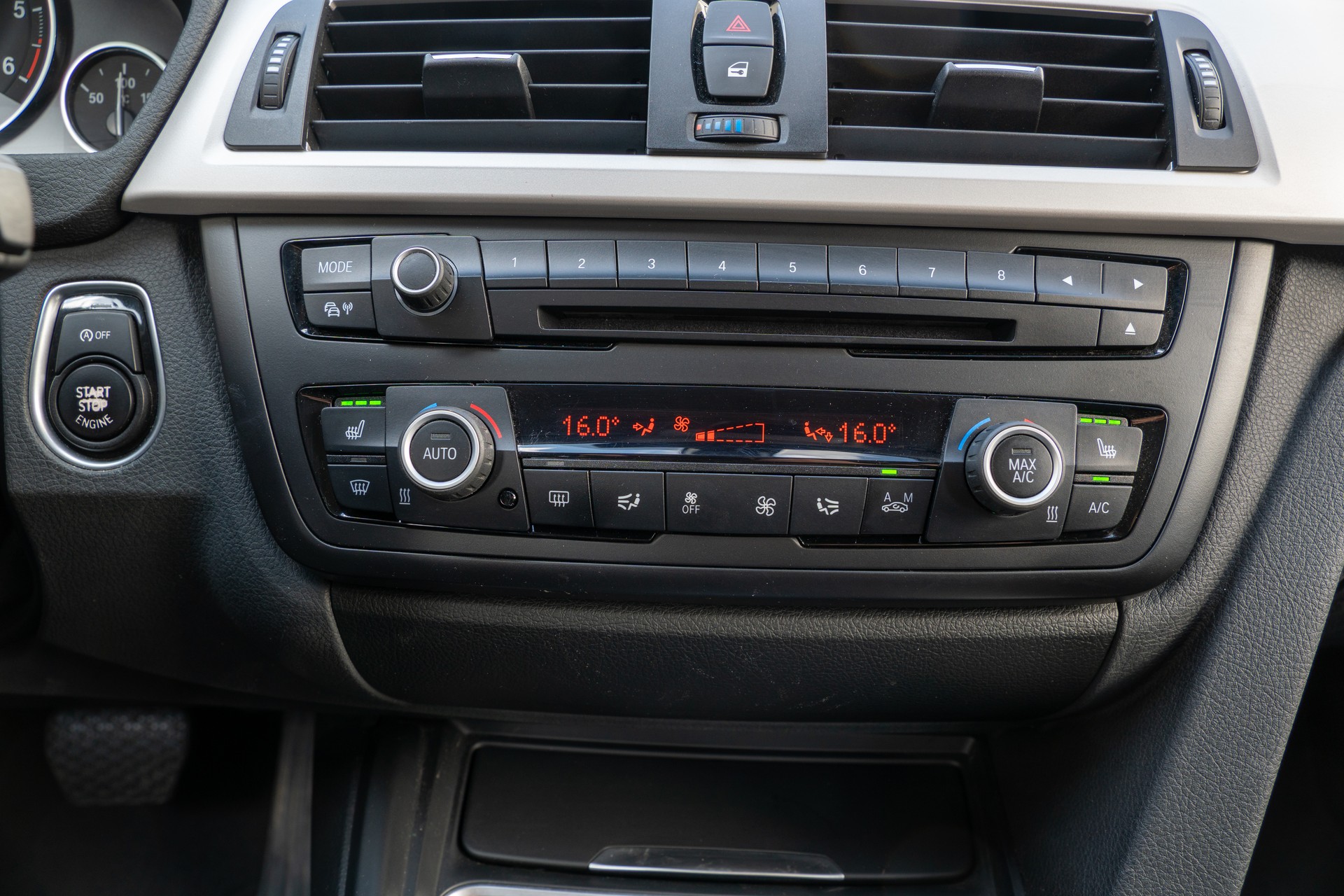 BMW 320d Efficient Dyn. Touring Sport Line Steptronic-image-14