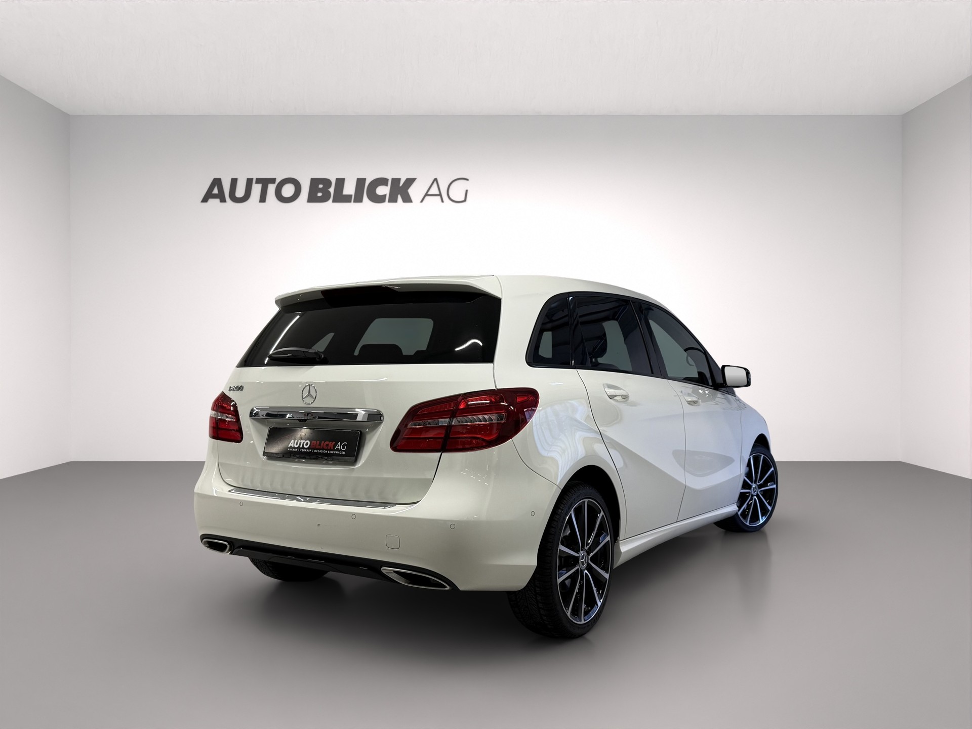 MERCEDES-BENZ B 200 Night Star 7G-DCT-image-4