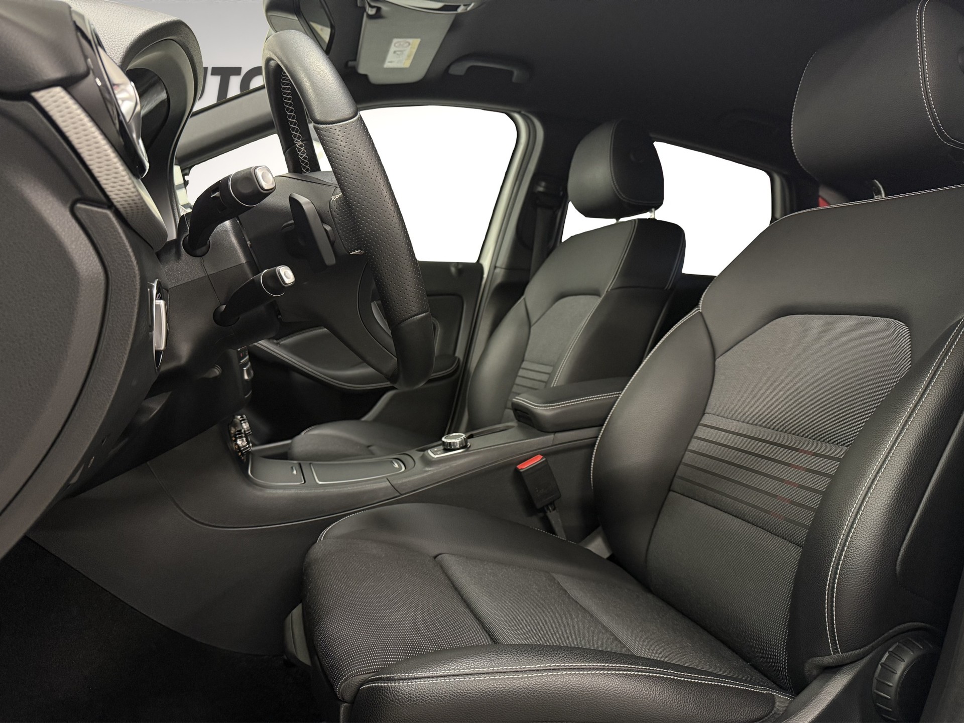 MERCEDES-BENZ B 200 Night Star 7G-DCT-image-8