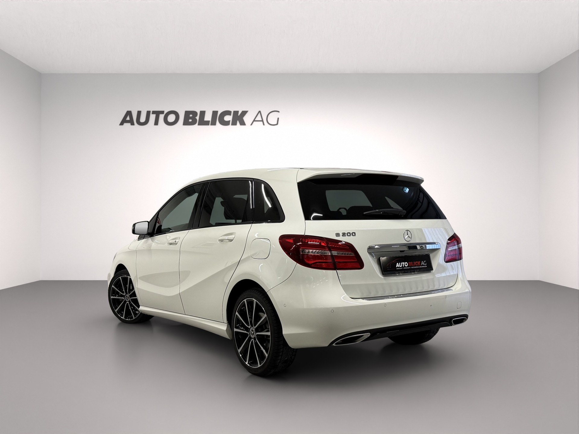 MERCEDES-BENZ B 200 Night Star 7G-DCT-image-5