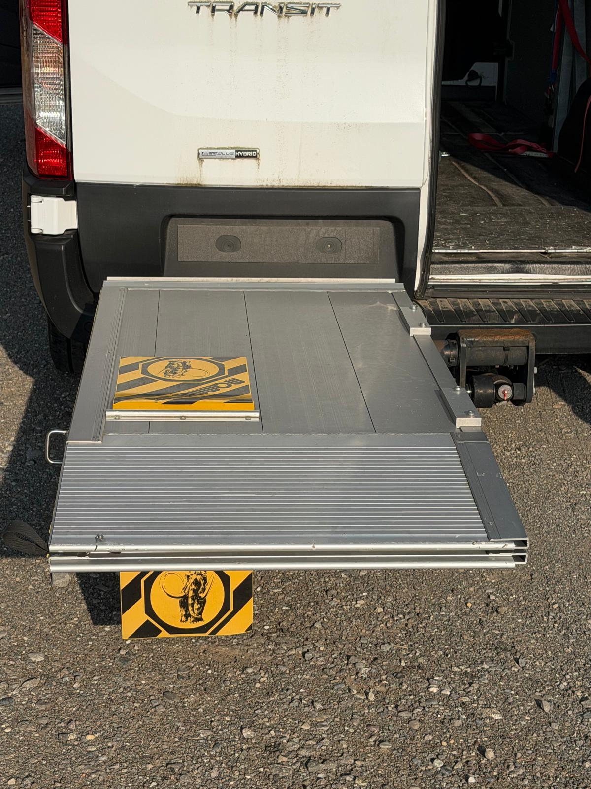 FORD TRANSIT 350L3-image-4