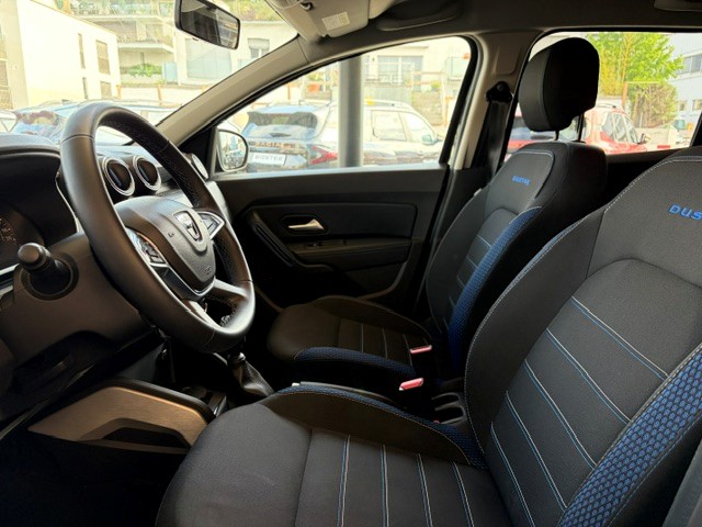 DACIA Duster TCe 150 Celebration 4x4-image-7