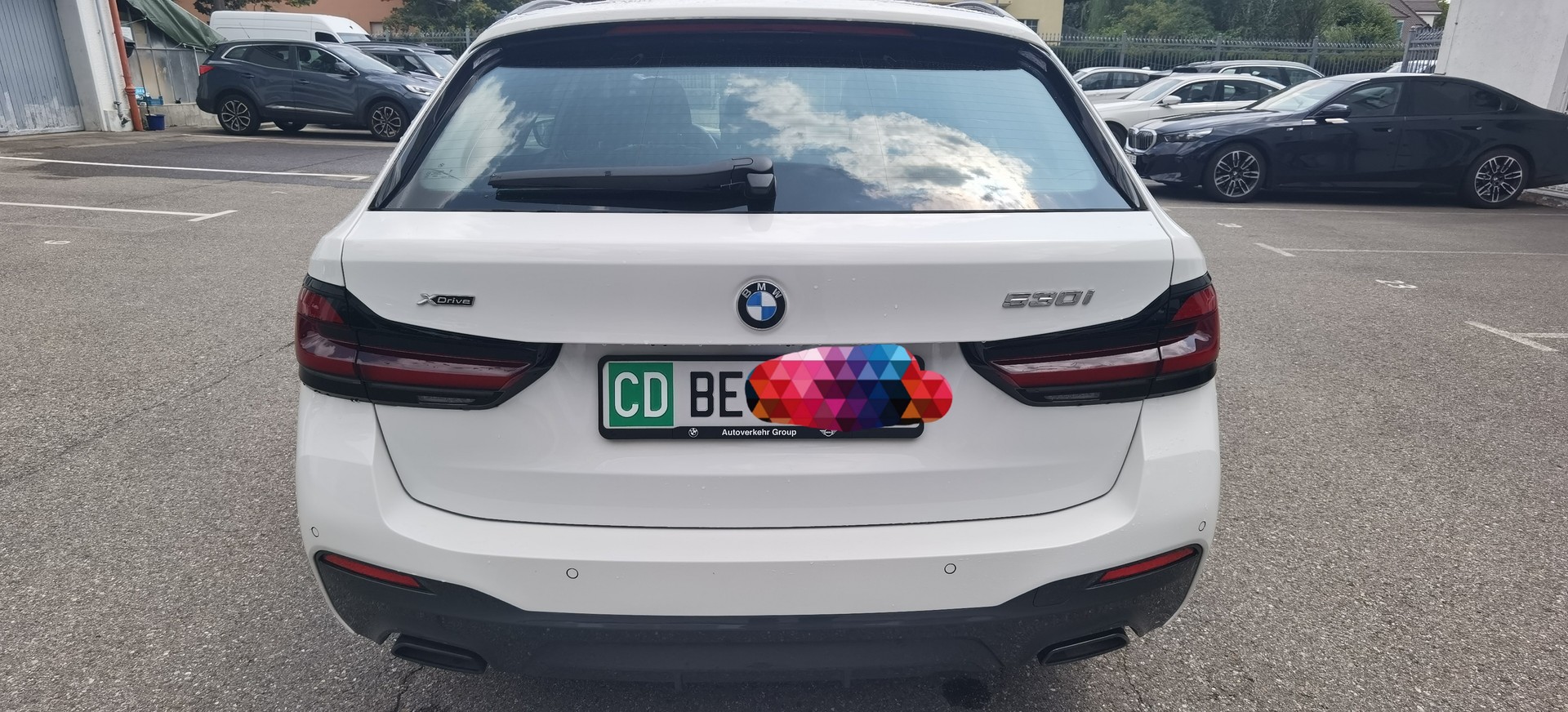 BMW 530i xDrive Touring M Sport package-image-1