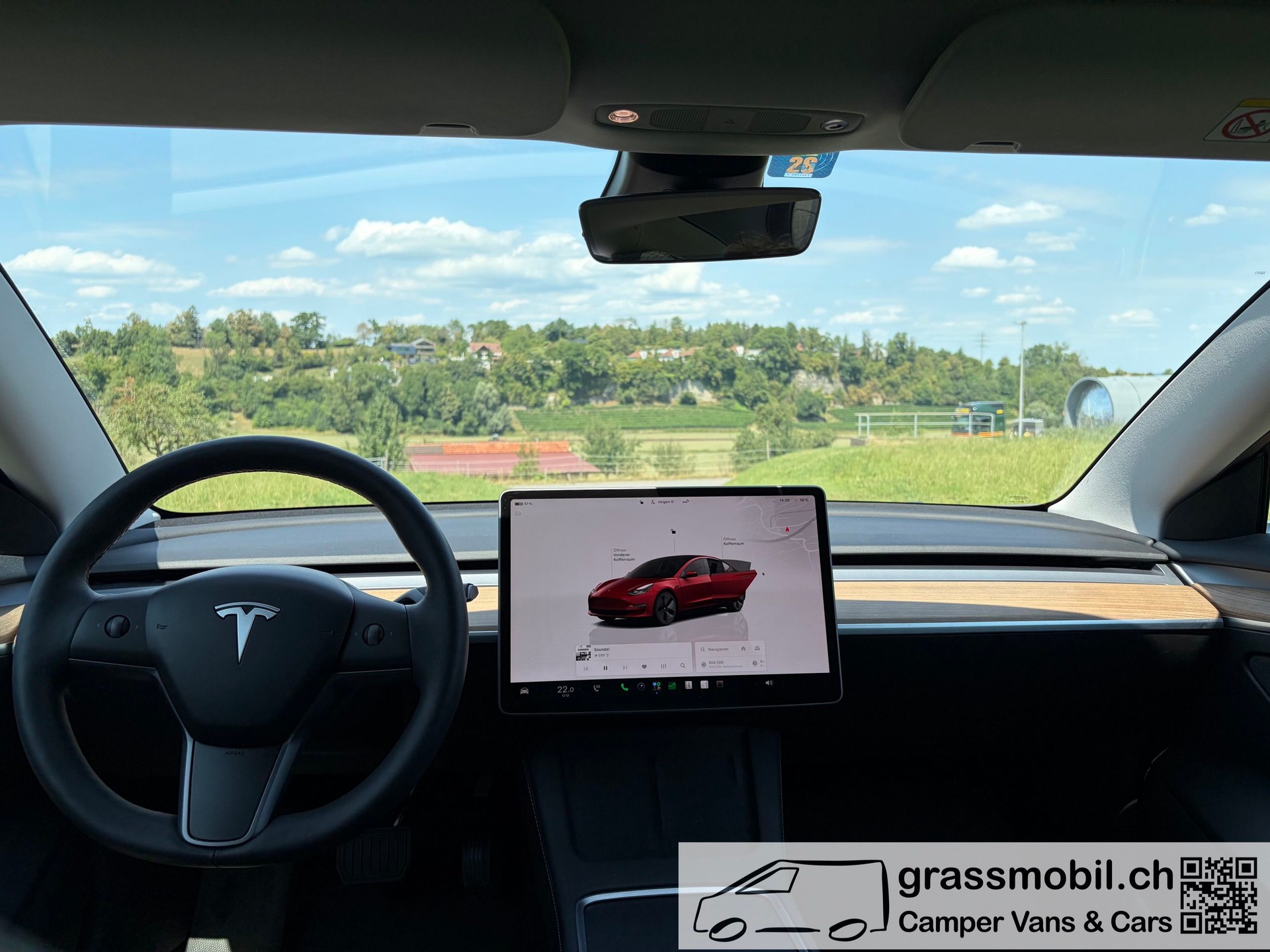 TESLA Model 3-image-8