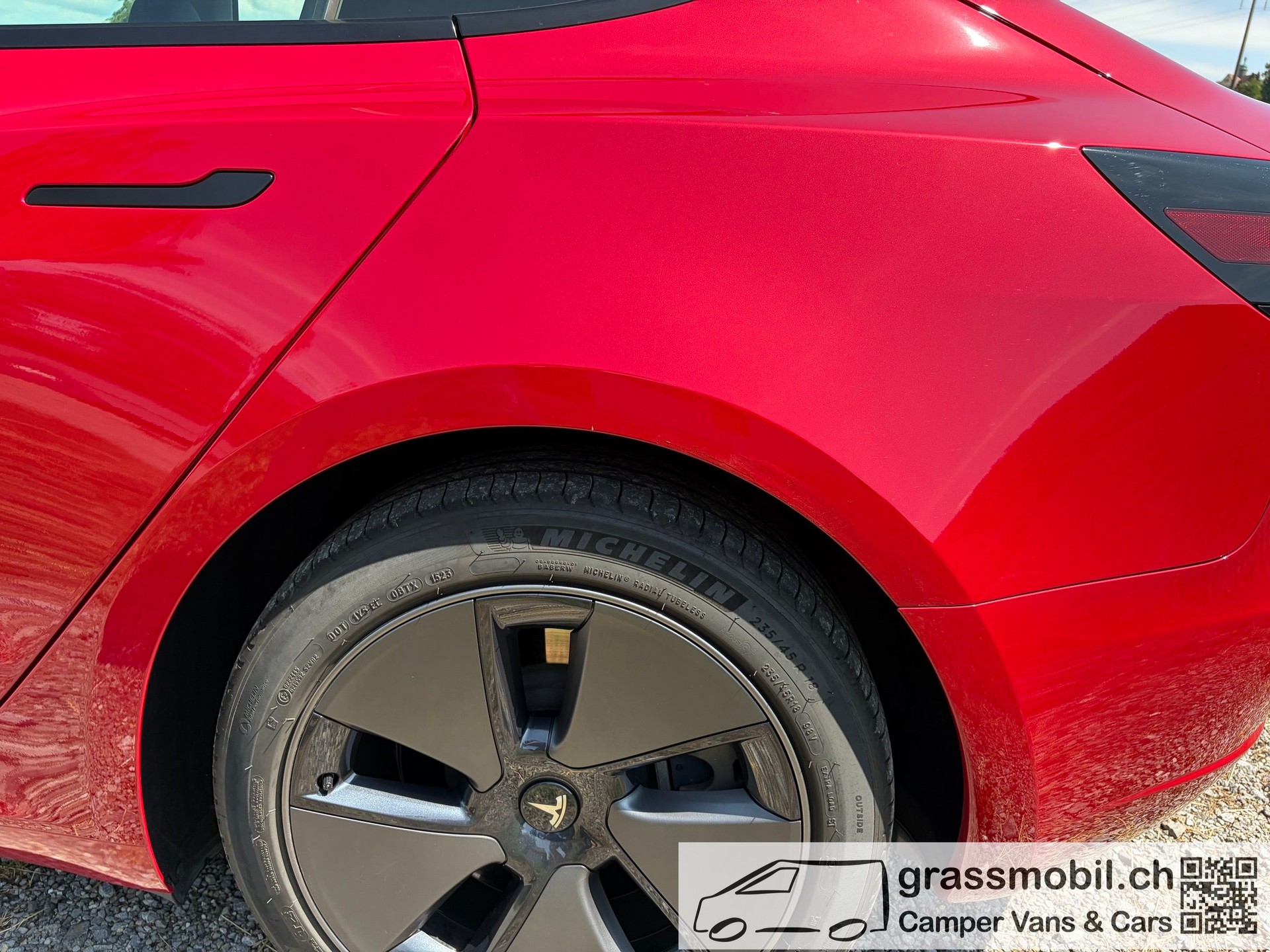 TESLA Model 3-image-15